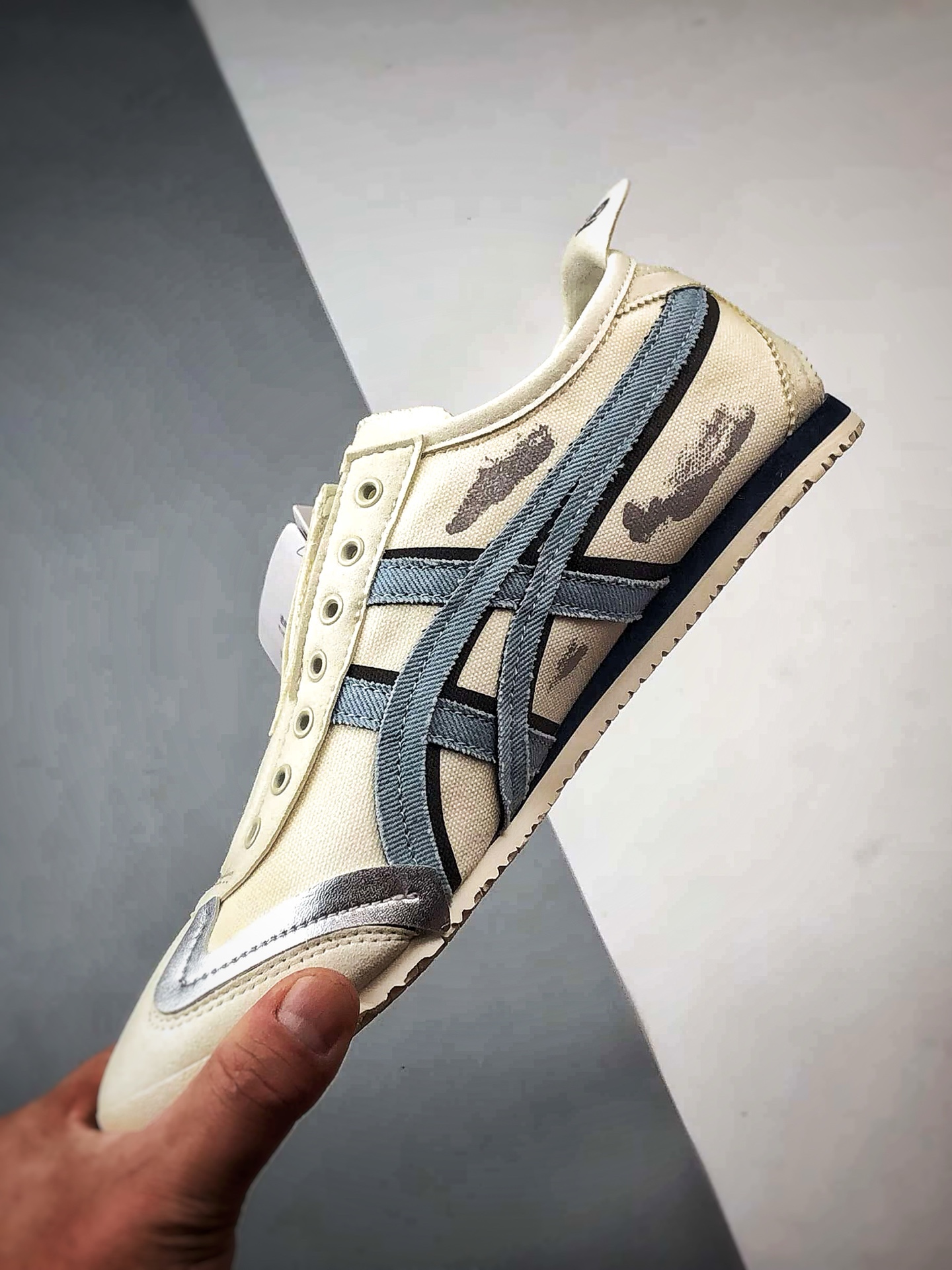 定制球鞋 Asics 鬼冢虎 Mexico 66 乘浪钓手 巡洋米黑蓝 1183A360-205 定制球鞋 Asics 鬼冢虎 Mexico 66 乘浪钓手 巡洋米黑蓝 1183A360-205