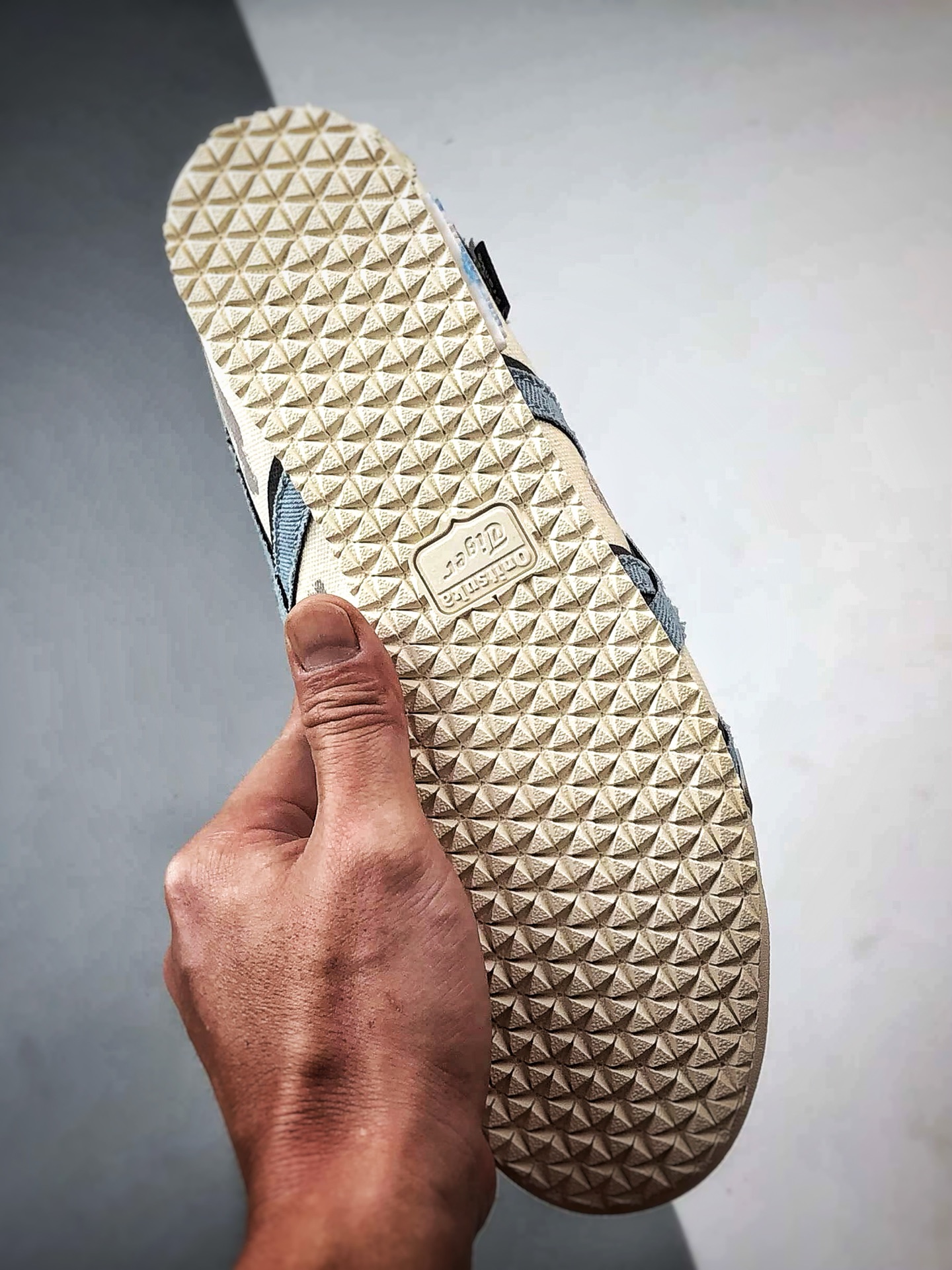 定制球鞋 Asics 鬼冢虎 Mexico 66 乘浪钓手 巡洋米黑蓝 1183A360-205 定制球鞋 Asics 鬼冢虎 Mexico 66 乘浪钓手 巡洋米黑蓝 1183A360-205