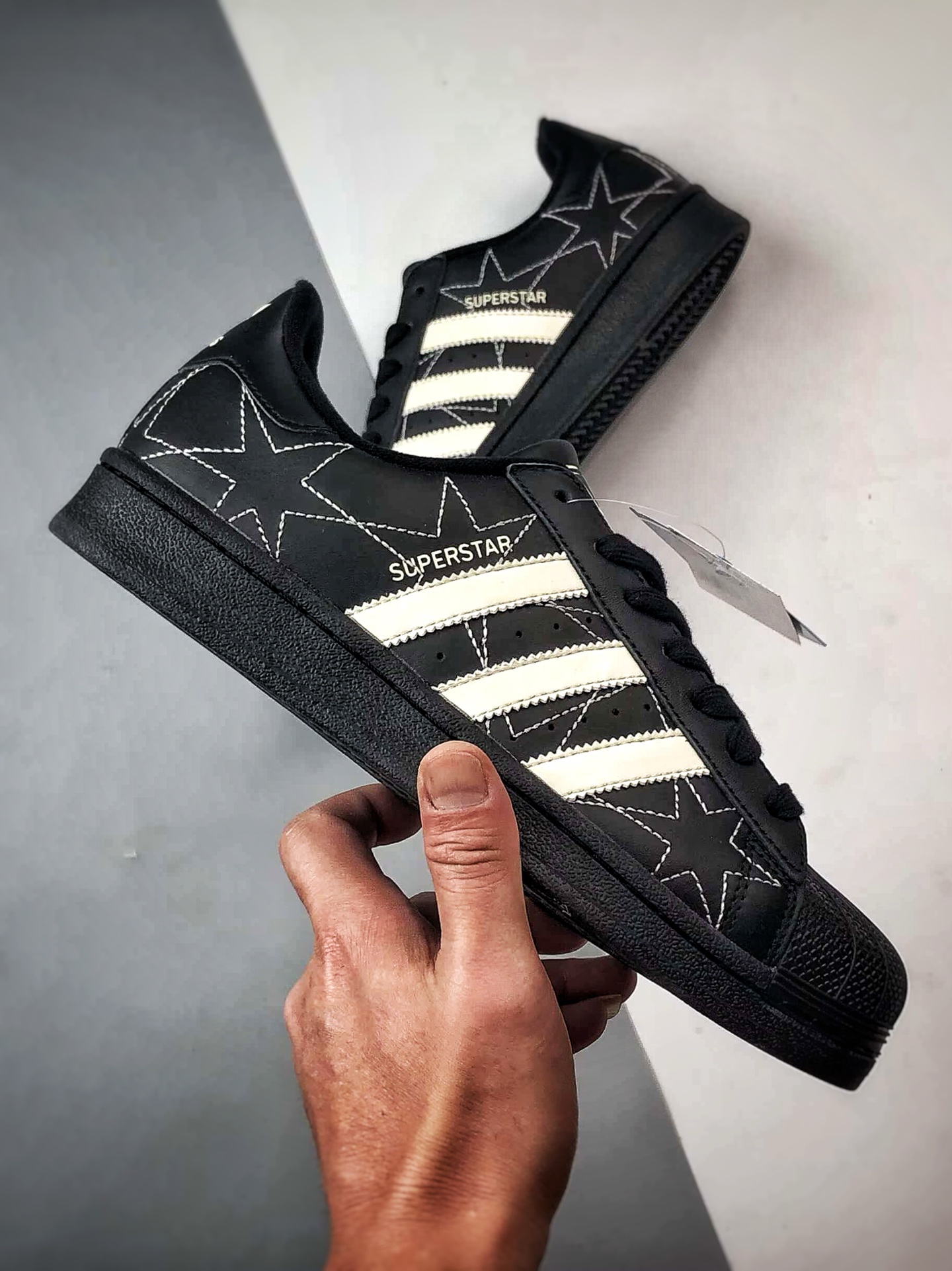 AD Originals Superstar 2 星星纹黑白色贝壳头 IH4124 AD Originals Superstar 2 星星纹黑白色贝壳头 IH4124