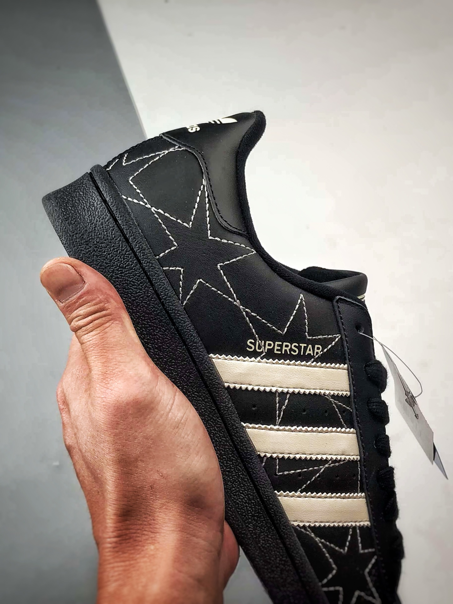 AD Originals Superstar 2 星星纹黑白色贝壳头 IH4124 AD Originals Superstar 2 星星纹黑白色贝壳头 IH4124