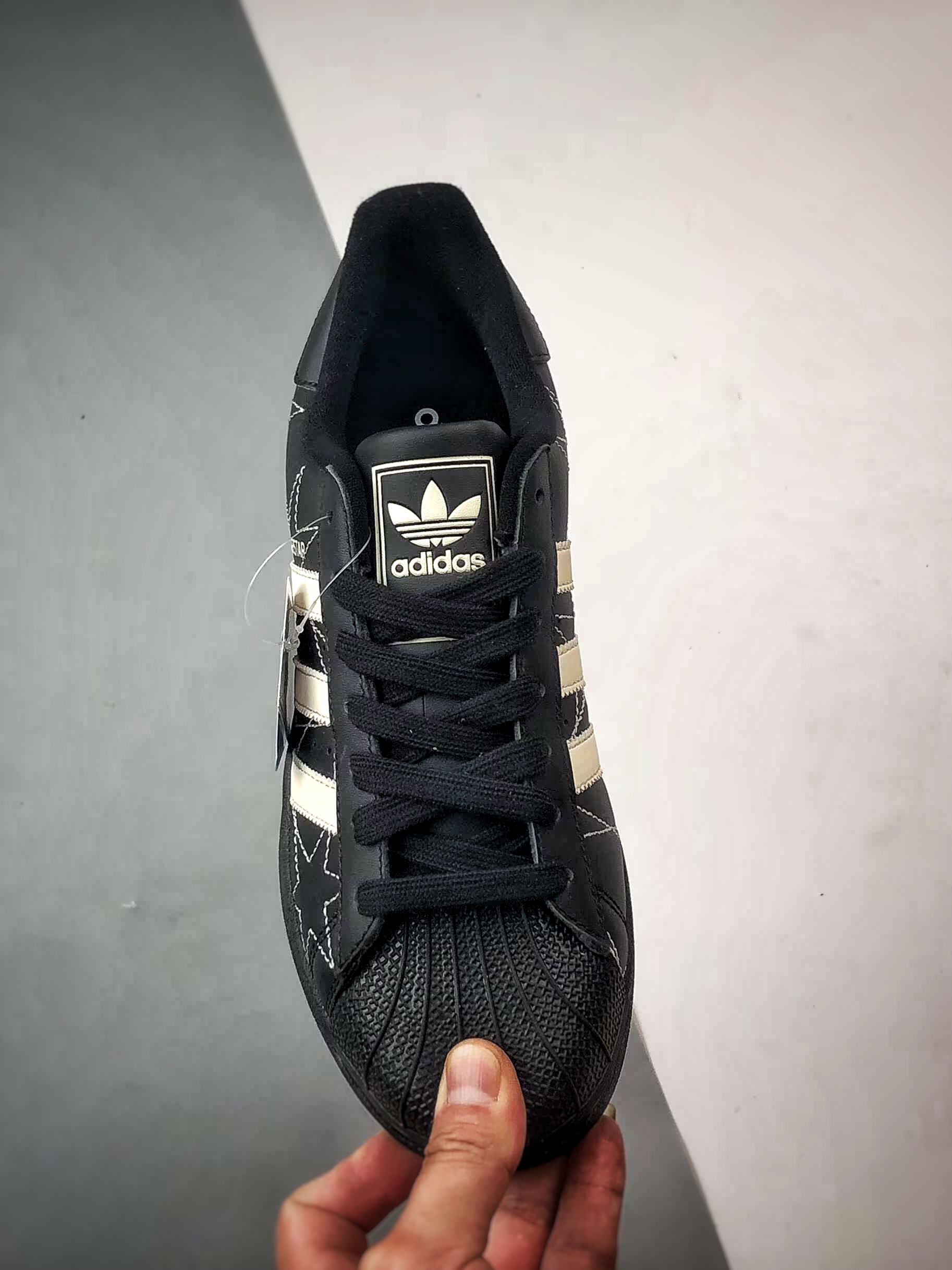 AD Originals Superstar 2 星星纹黑白色贝壳头 IH4124 AD Originals Superstar 2 星星纹黑白色贝壳头 IH4124