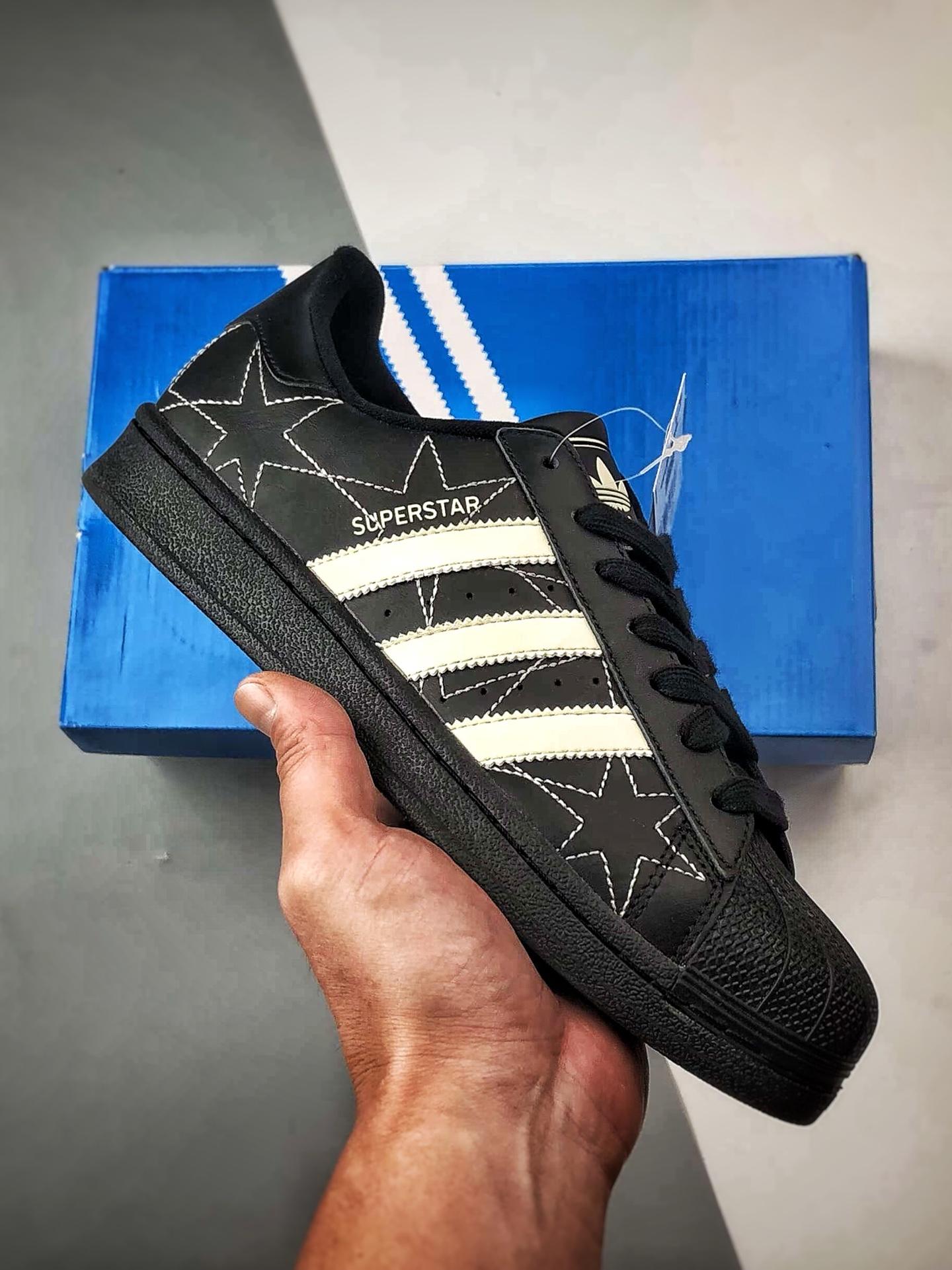 AD Originals Superstar 2 星星纹黑白色贝壳头 IH4124 AD Originals Superstar 2 星星纹黑白色贝壳头 IH4124