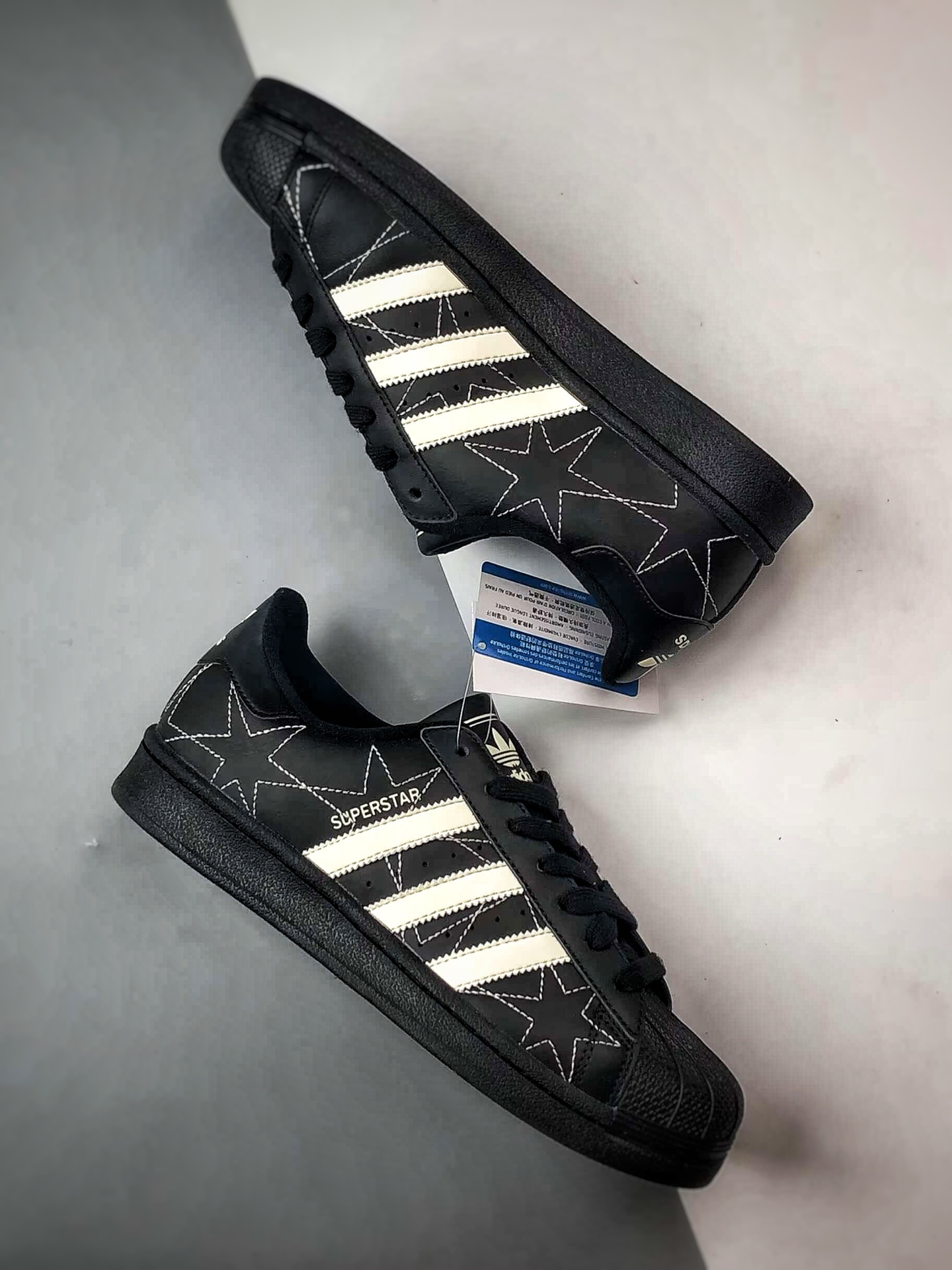 AD Originals Superstar 2 星星纹黑白色贝壳头 IH4124 AD Originals Superstar 2 星星纹黑白色贝壳头 IH4124