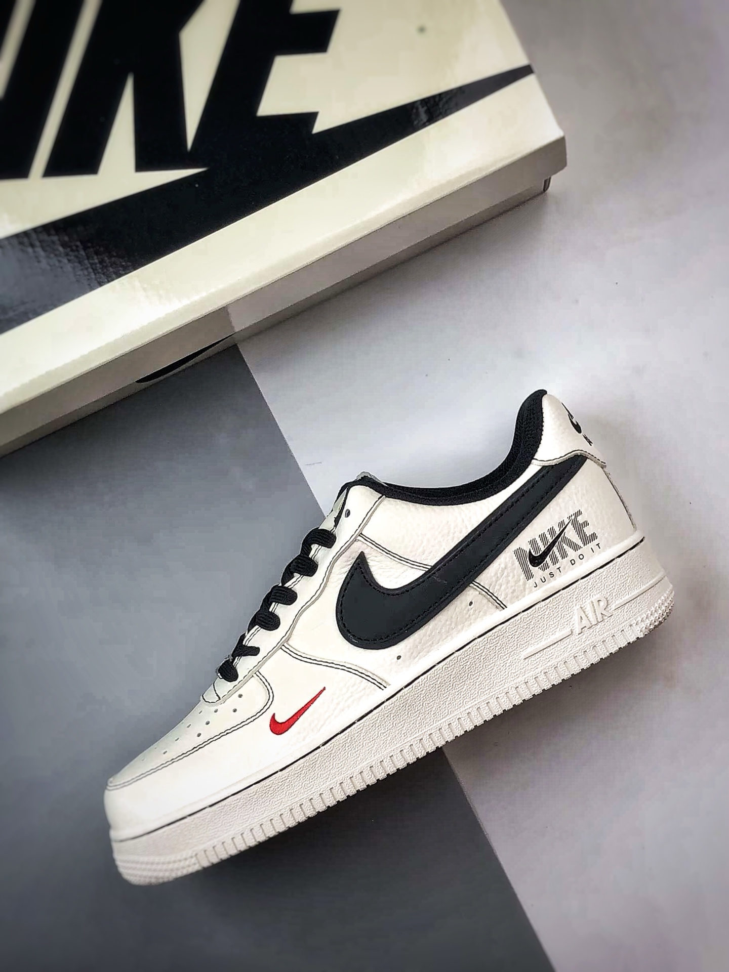 Air Force 1 '07 Low 米白黑反光钩 MM3399-826-Top High Quatity Cheap Sneakers Fashion Clothing Clothes Bags handbags Shoes of all Brand wholesale With The best Quality And Beautiful Price from China Factory Chinese suppliers wholesaler seller Air Force 1 '07 Low 米白黑反光钩 MM3399-826