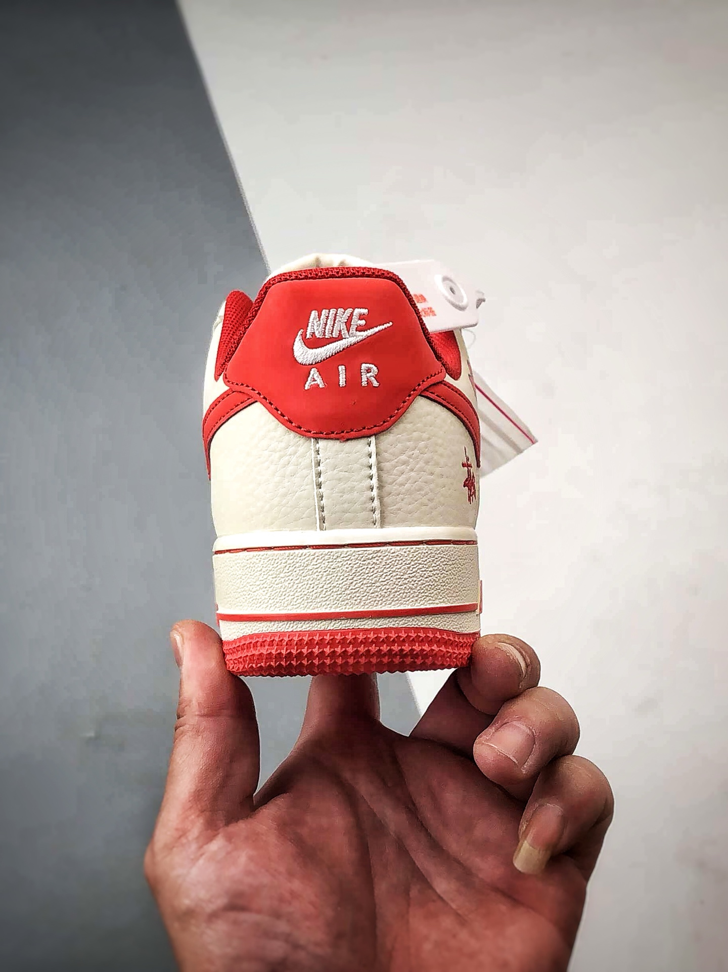 Stussy x Air Force 1 Low 米白红反光钩 QZ6683-902-Top High Quatity Cheap Sneakers Fashion Clothing Clothes Bags handbags Shoes of all Brand wholesale With The best Quality And Beautiful Price from China Factory Chinese suppliers wholesaler seller Stussy x Air Force 1 Low 米白红反光钩 QZ6683-902