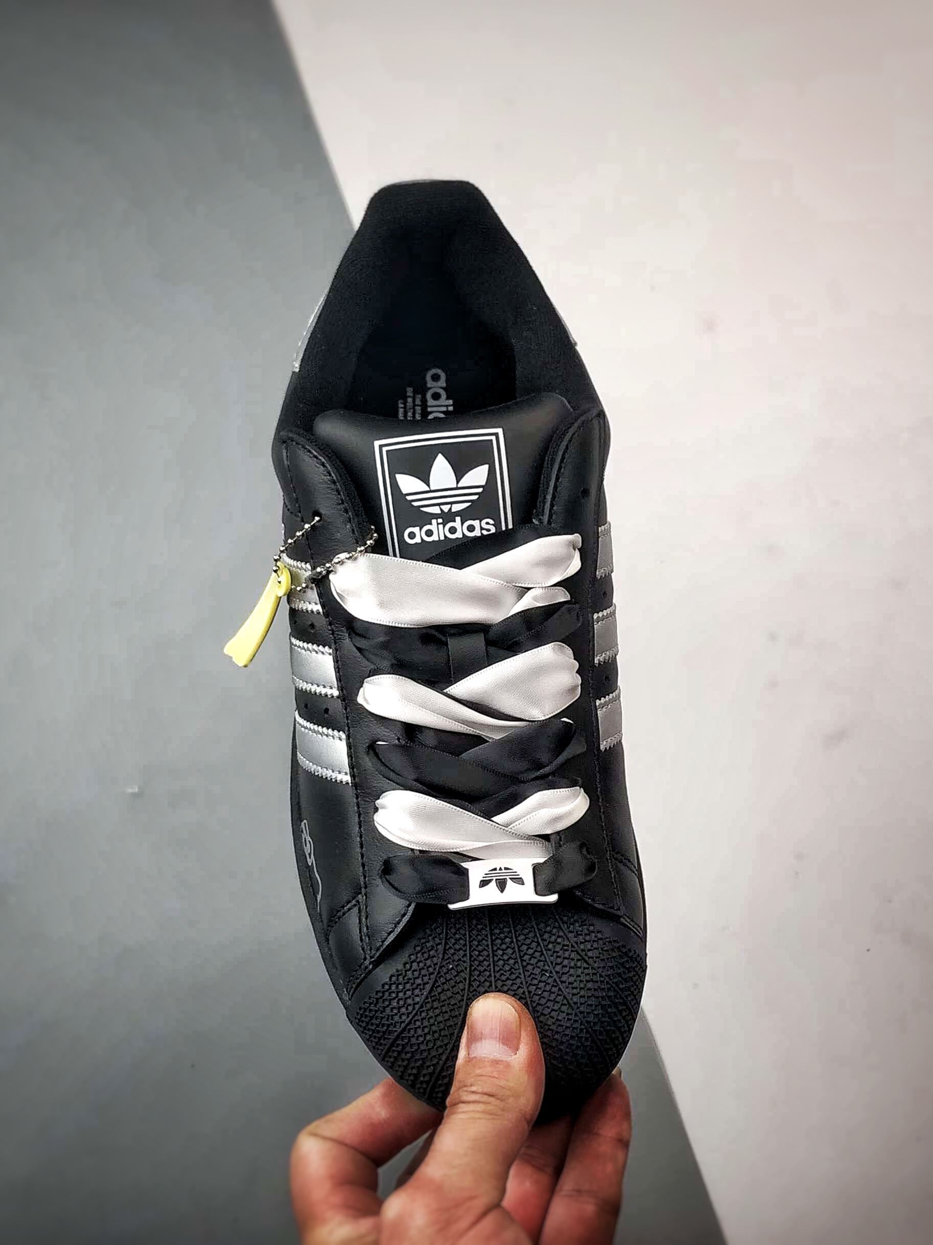 定制球鞋 Originals Superstar 2 月光喵 黑银贝壳头 JH9977-Top High Quatity Cheap Sneakers Fashion Clothing Clothes Bags handbags Shoes of all Brand wholesale With The best Quality And Beautiful Price from China Factory Chinese suppliers wholesaler seller 定制球鞋 Originals Superstar 2 月光喵 黑银贝壳头 JH9977