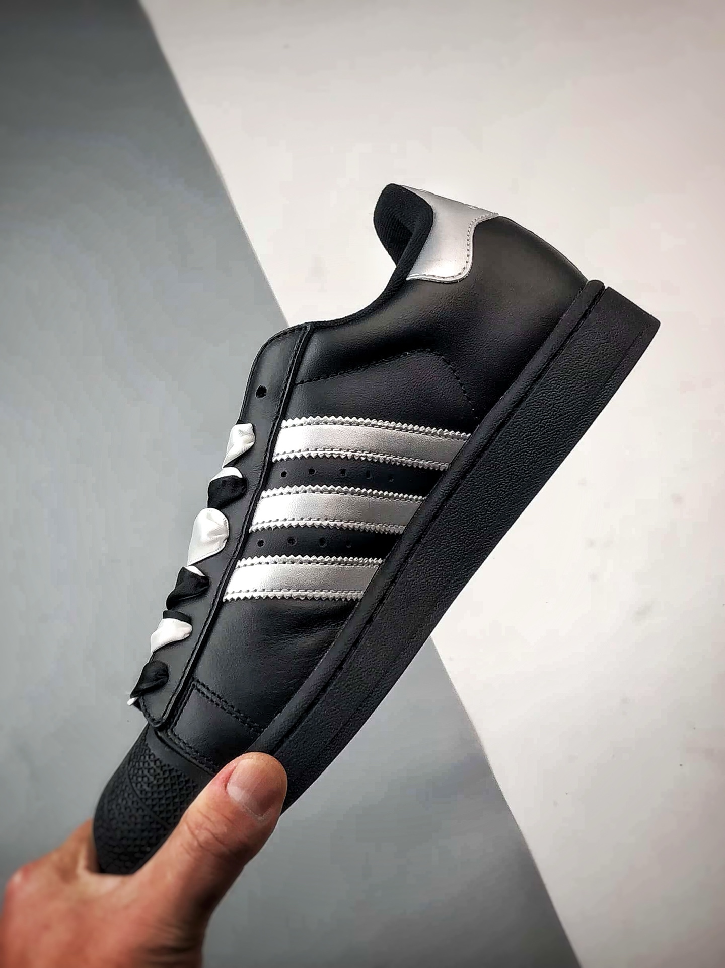 定制球鞋 Originals Superstar 2 月光喵 黑银贝壳头 JH9977-Top High Quatity Cheap Sneakers Fashion Clothing Clothes Bags handbags Shoes of all Brand wholesale With The best Quality And Beautiful Price from China Factory Chinese suppliers wholesaler seller 定制球鞋 Originals Superstar 2 月光喵 黑银贝壳头 JH9977