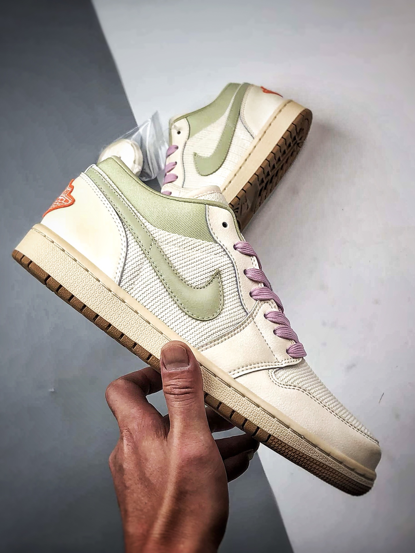 Air Jordan 1 Low 米绿粉 II0569-100-Top High Quatity Cheap Sneakers Fashion Clothing Clothes Bags handbags Shoes of all Brand wholesale With The best Quality And Beautiful Price from China Factory Chinese suppliers wholesaler seller Air Jordan 1 Low 米绿粉 II0569-100
