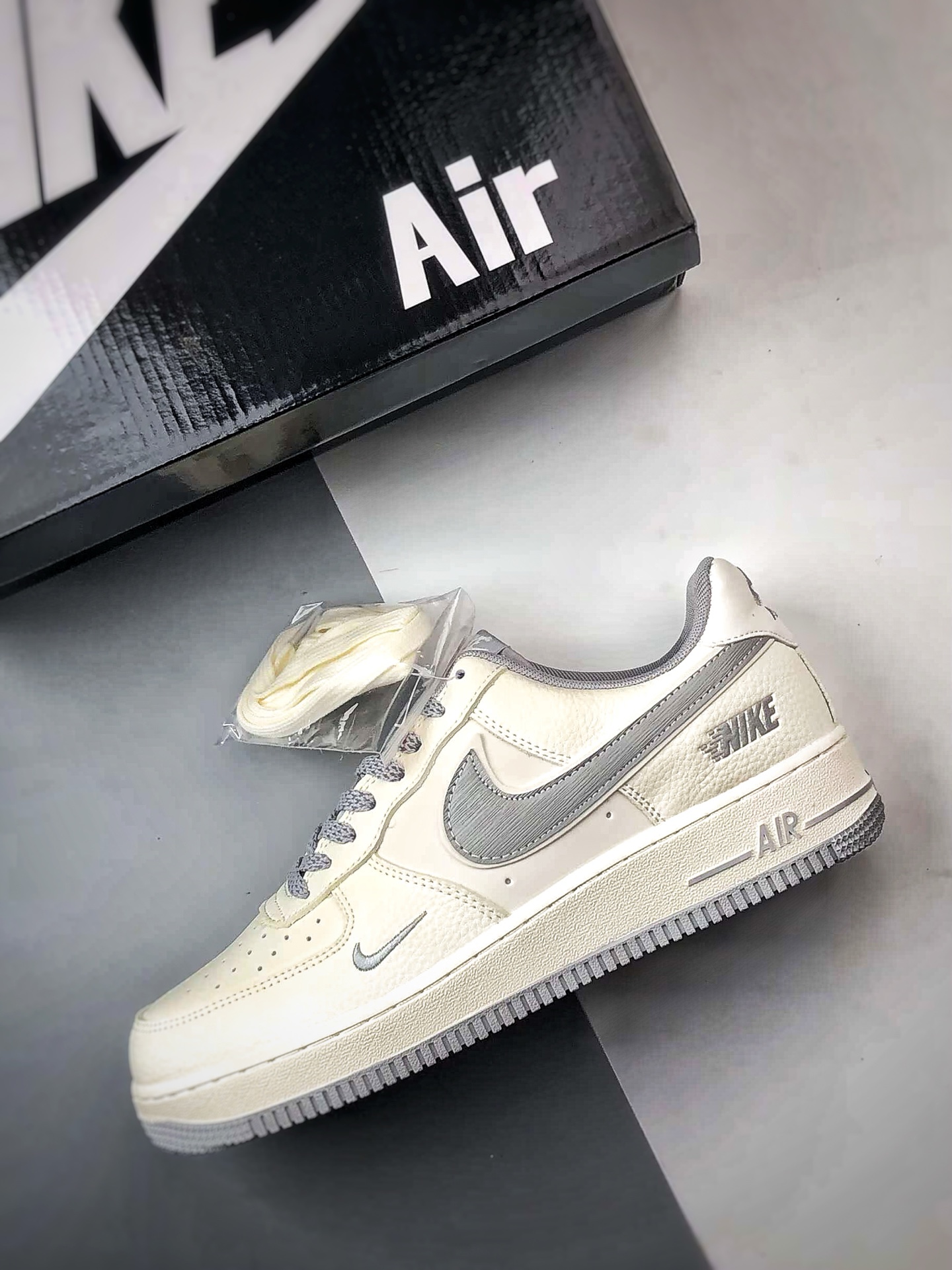 Air Force 1 '07 Low 米白灰反光 DN9688-113-Top High Quatity Cheap Sneakers Fashion Clothing Clothes Bags handbags Shoes of all Brand wholesale With The best Quality And Beautiful Price from China Factory Chinese suppliers wholesaler seller Air Force 1 '07 Low 米白灰反光 DN9688-113
