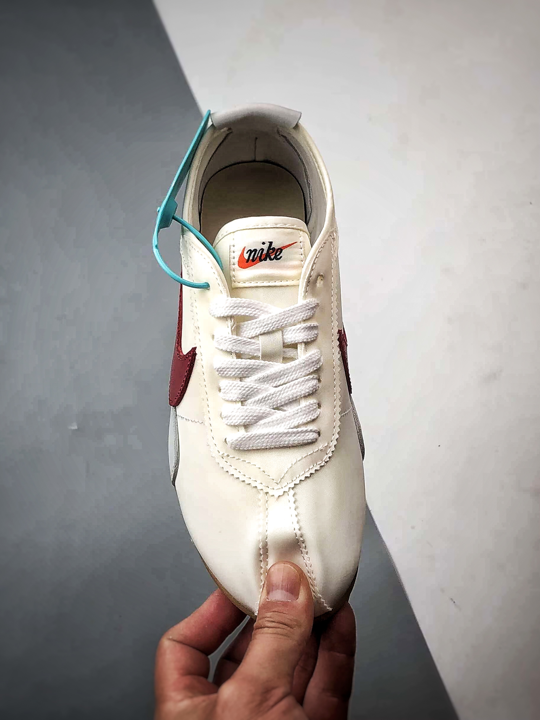 Мужские кроссовки Moon Shoe OG Summit белые с красным Nike