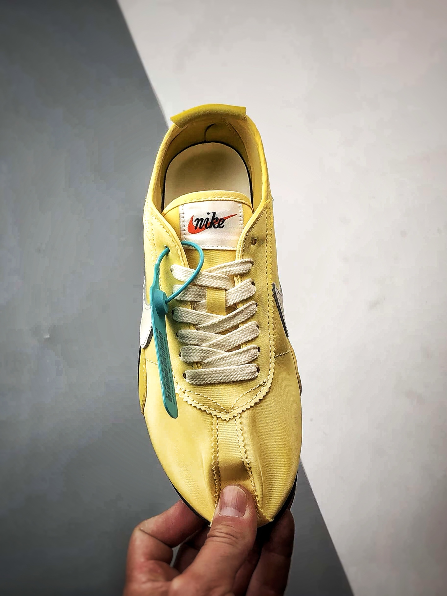 Кроссовки Nike Moon Shoe OG Summit желтые