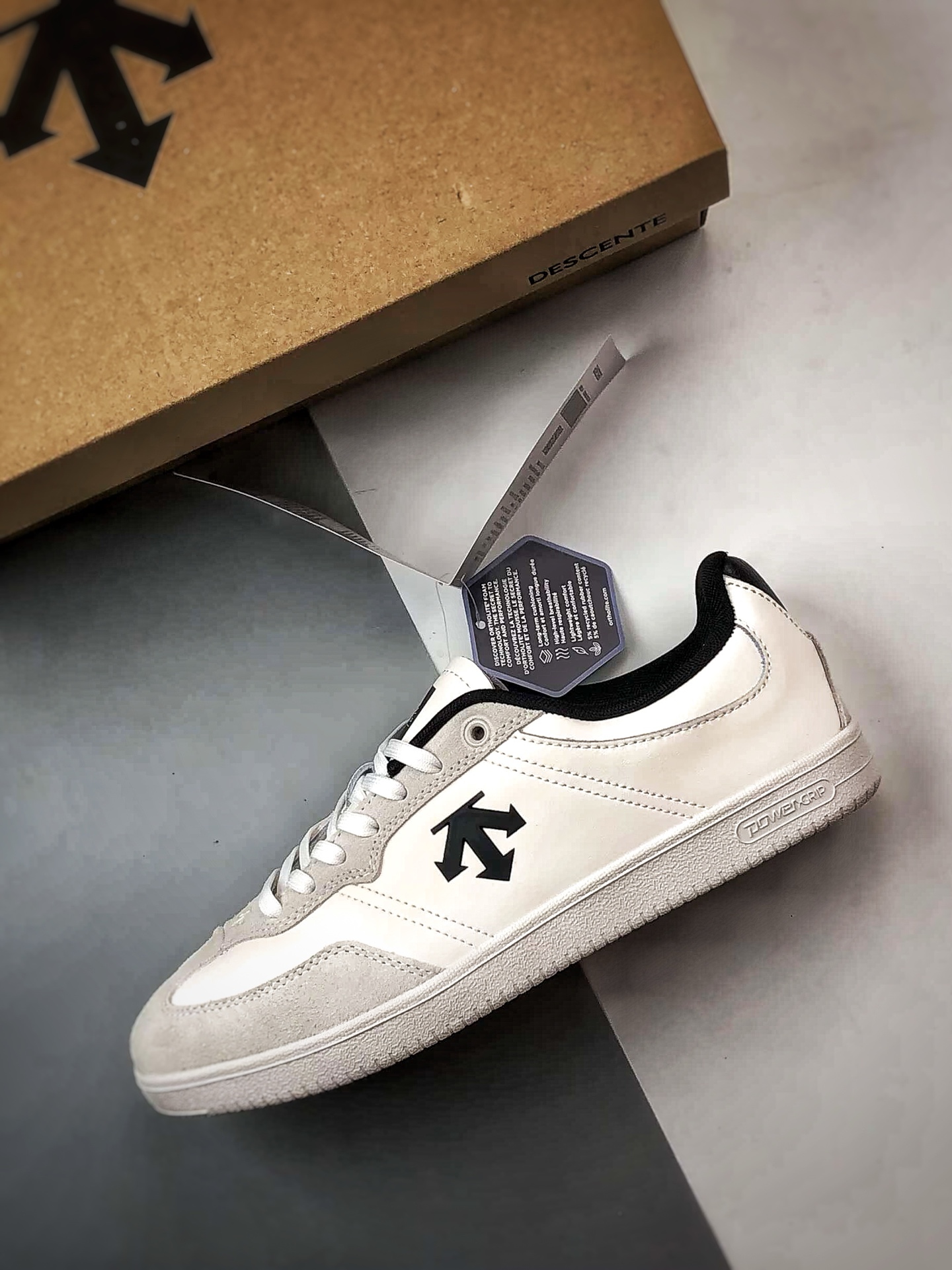 Кроссовки Descente Edge Court мужские