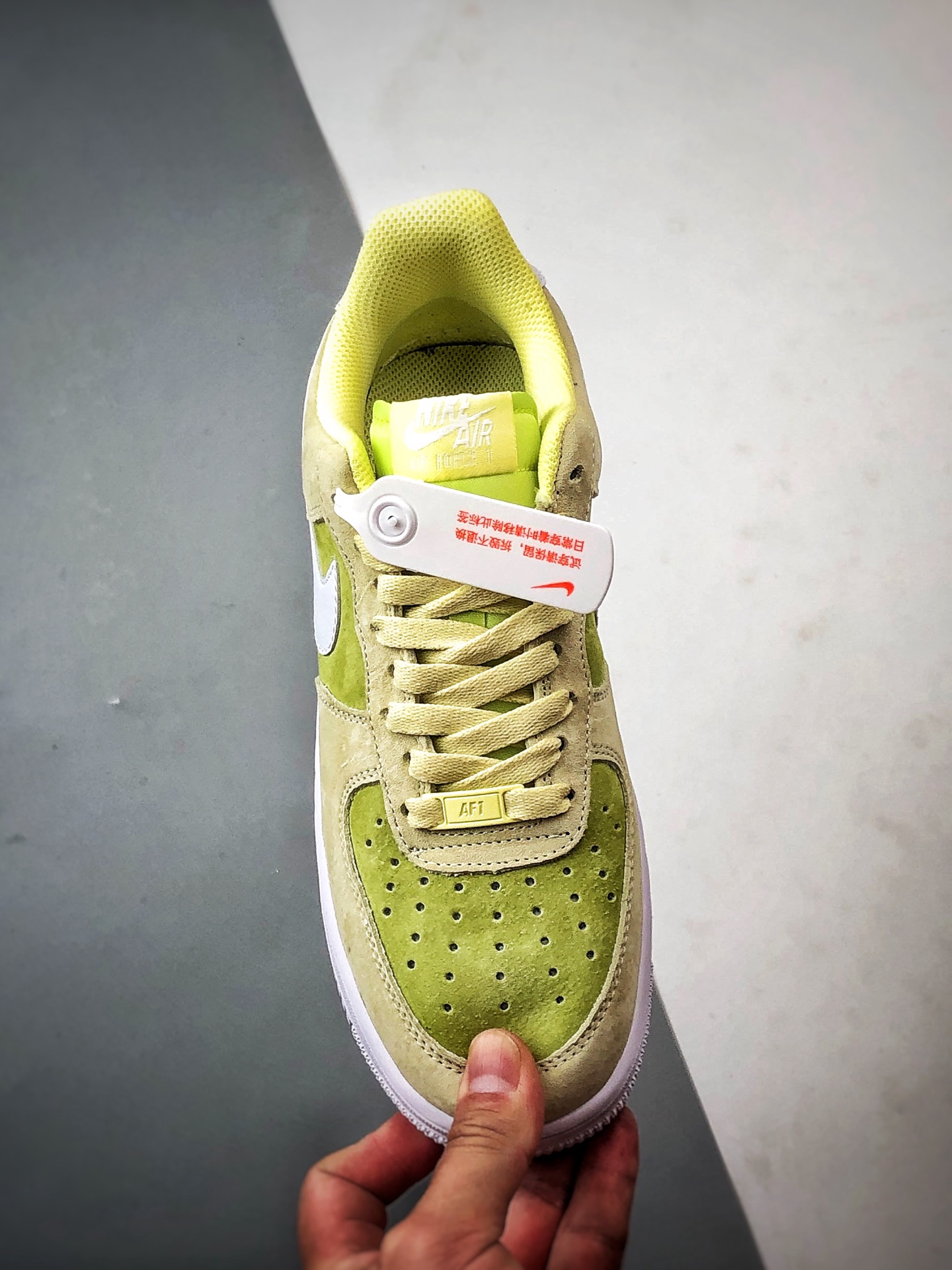 MiniCost Shoe 2