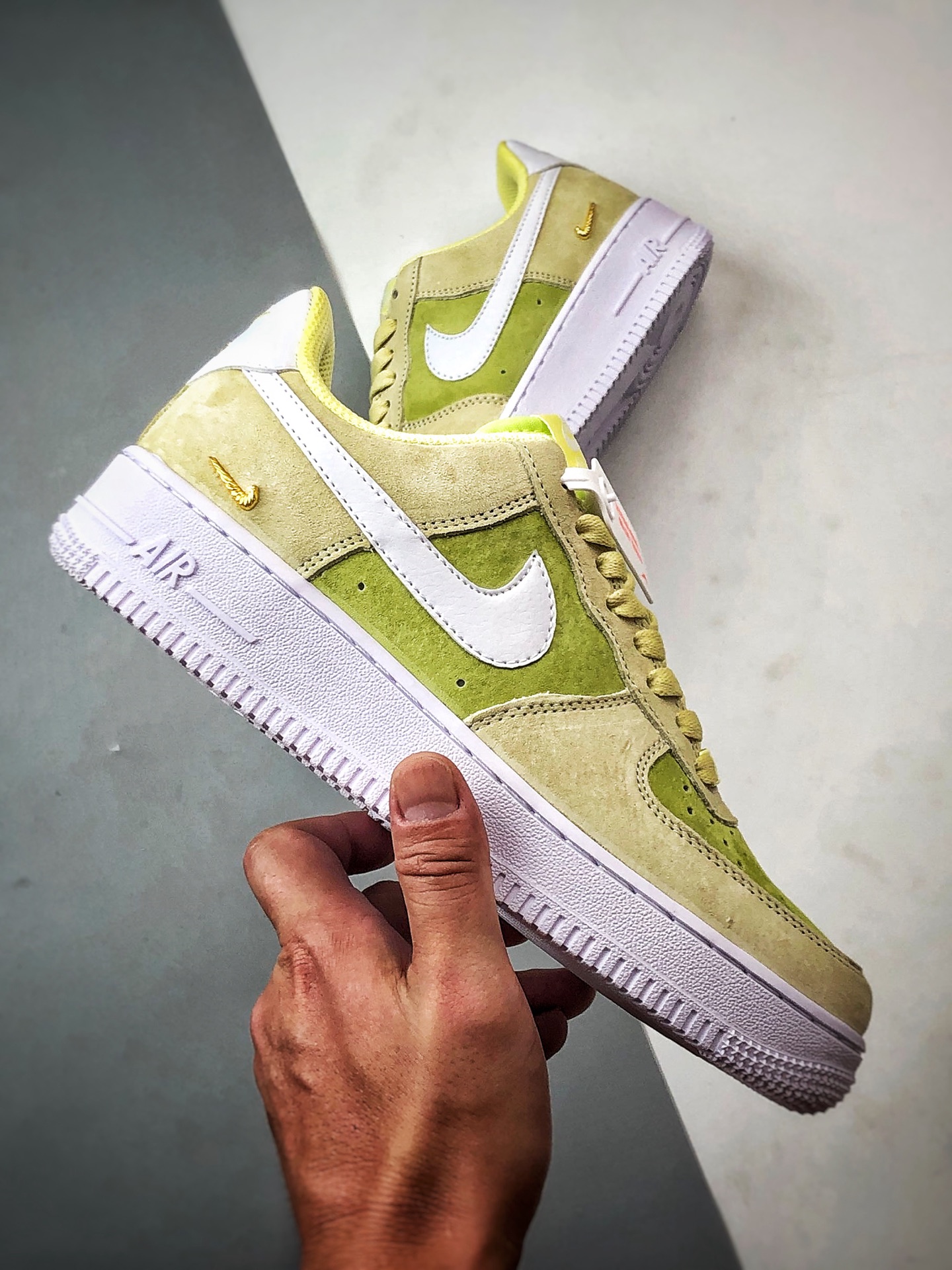 MiniCost Shoe 4