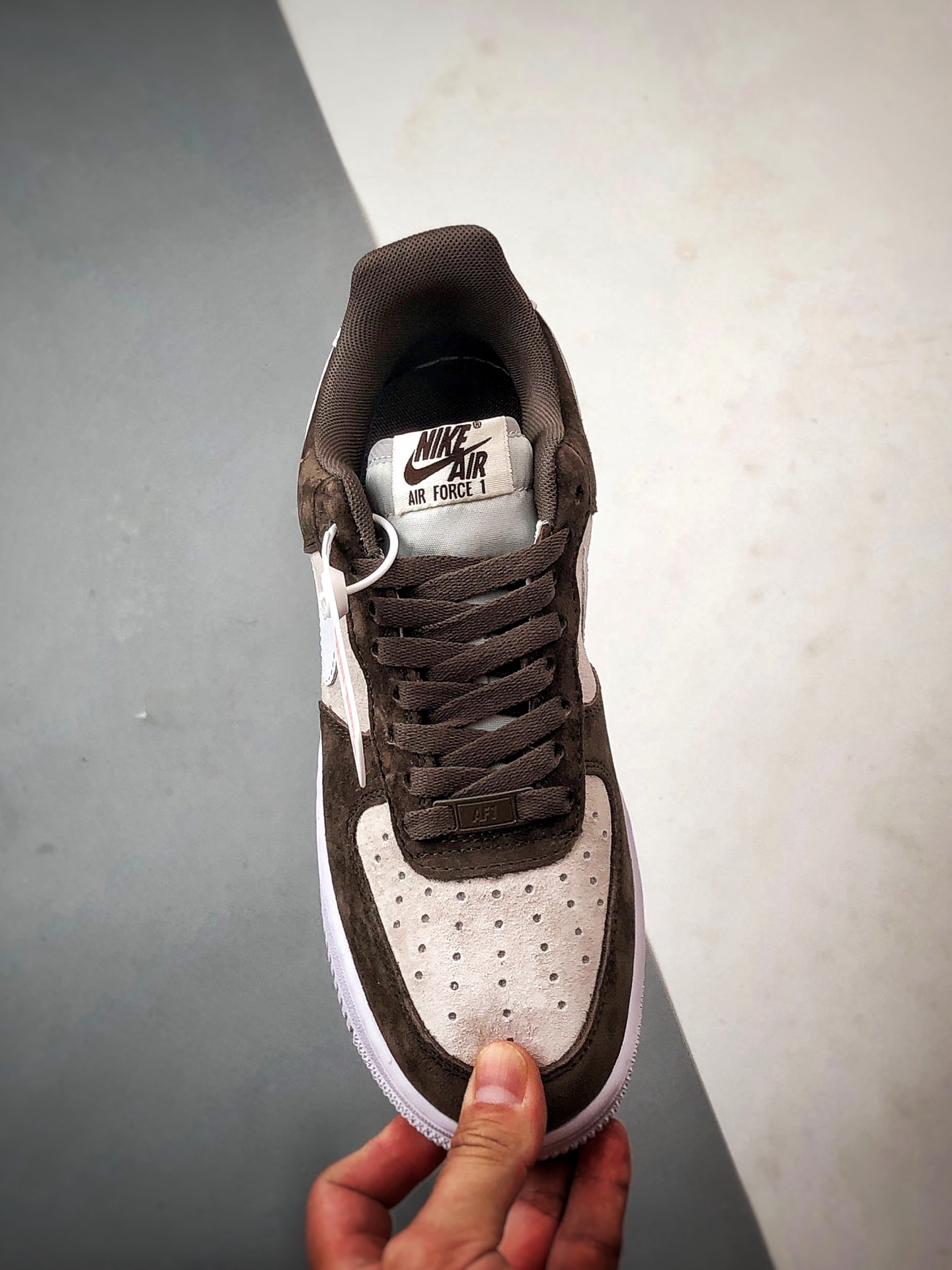 MiniCost Shoe 2