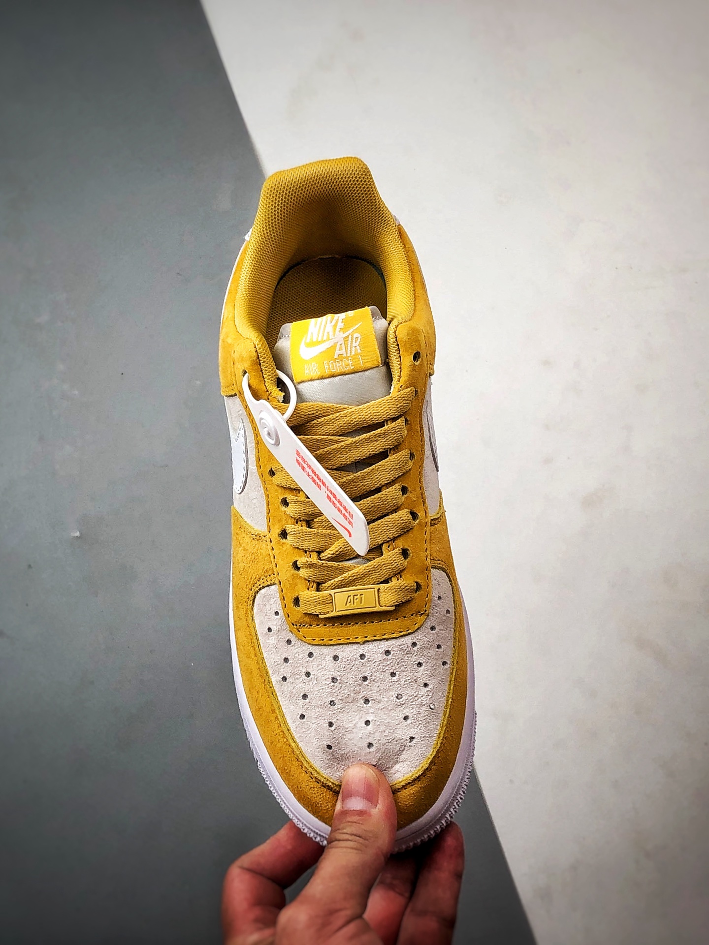 MiniCost Shoe 2