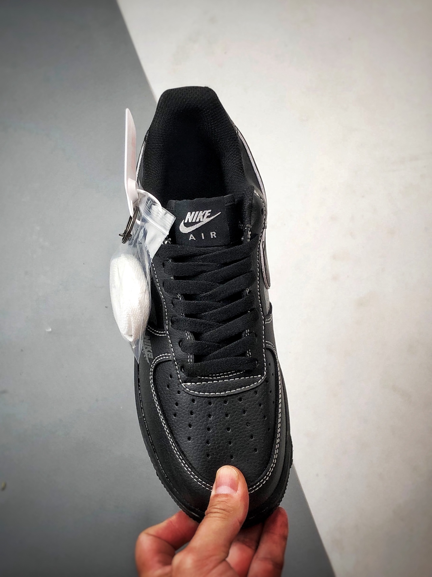 LV x Air Force 1 Low 黑灰反光钩 2