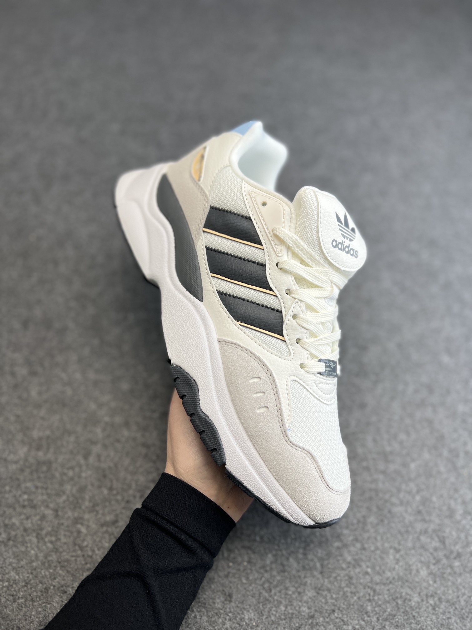 adidasOriginalsRETROPYF90复古单品三叶草公司级版本九十年代现场感受RETROPY