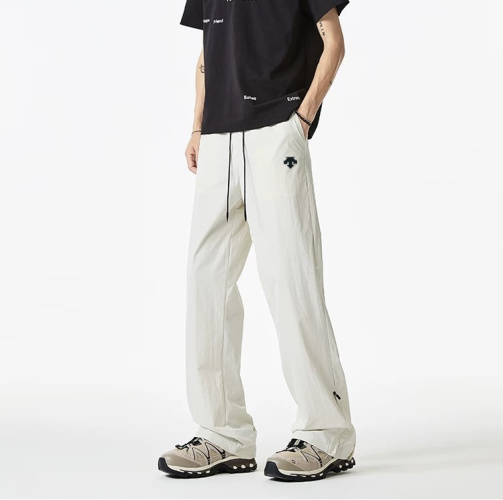 Descente Quick-Dry Outdoor Pants: Versatile, Durable, and Stylish for Any Adventure 1 Descente Quick-Dry Outdoor Pants: Versatile, Durable, and Stylish for Any Adventure