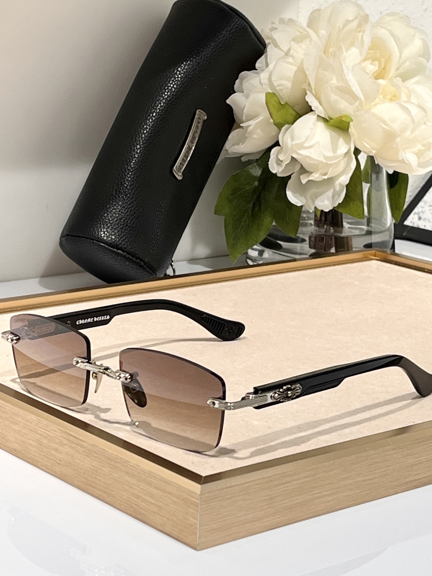 Rimless Sunglasses With Gradient Lenses And Metal Hardware - Elegant Shades 3 i1696400910 1530 0
