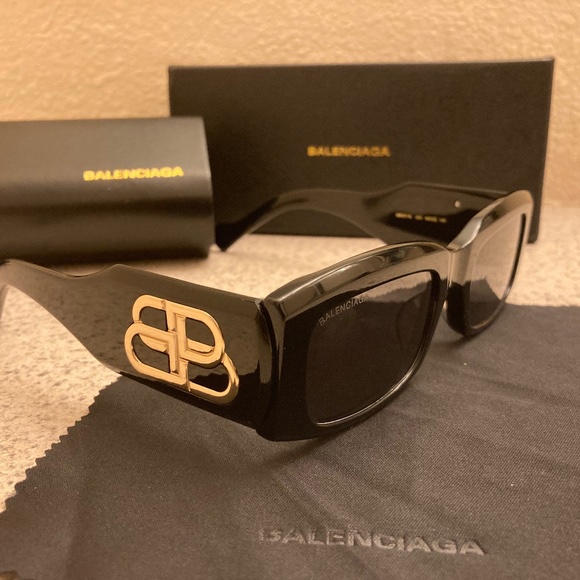  Balenciaga 
BB0071S 
size54-22-145 
