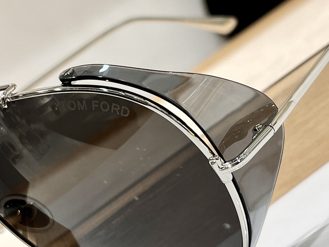  高品质
Tom Ford
Mod：Jack02 TF900
Size：62-11-140
高清内镀蓝膜