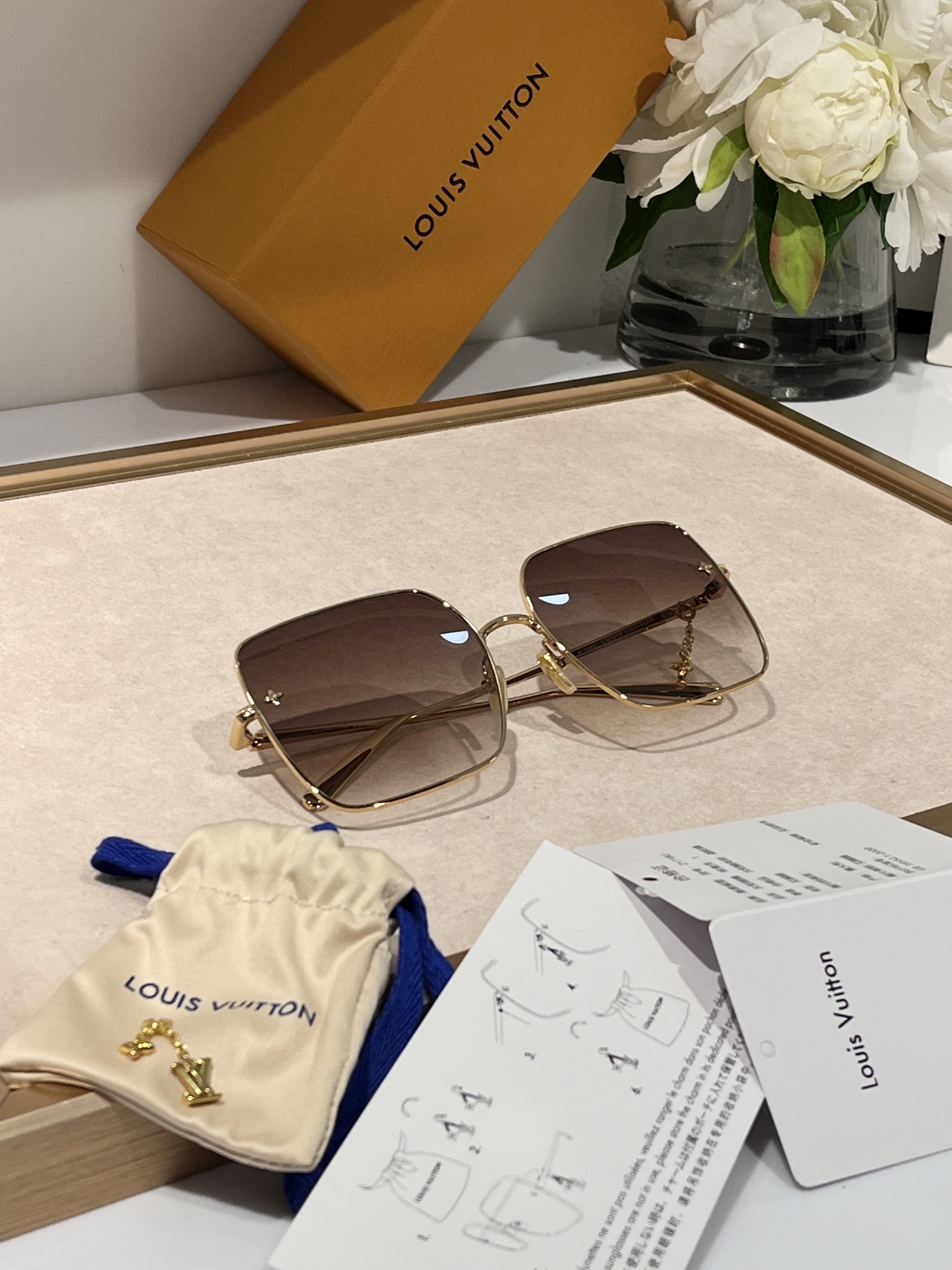  ToP Quality 
顶级品
懂得来
Louis Vuitton
Mod：Z1720U(每色一个型