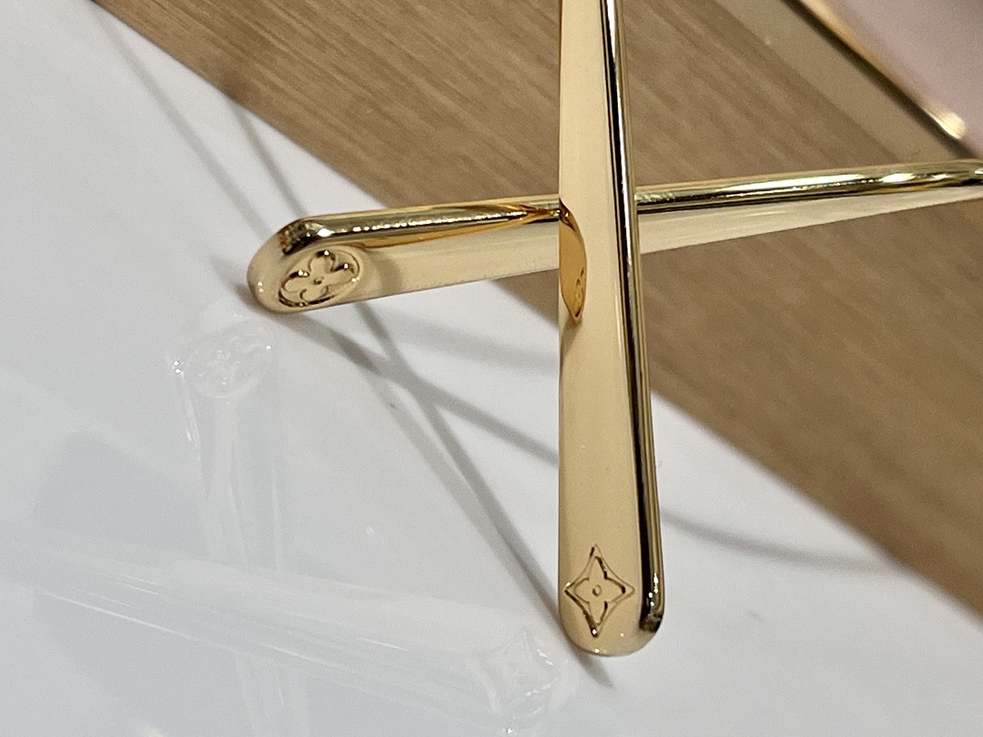  ToP Quality 
顶级品
懂得来
Louis Vuitton
Mod：Z1720U(每色一个型