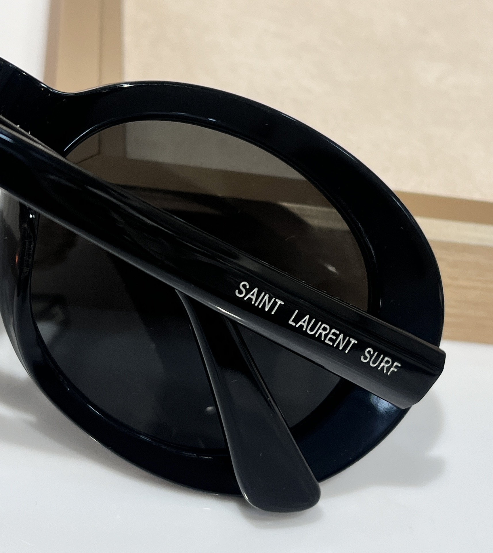  SAINT LAUREN*
YSL98
Size54口21-145
黑色 白色
