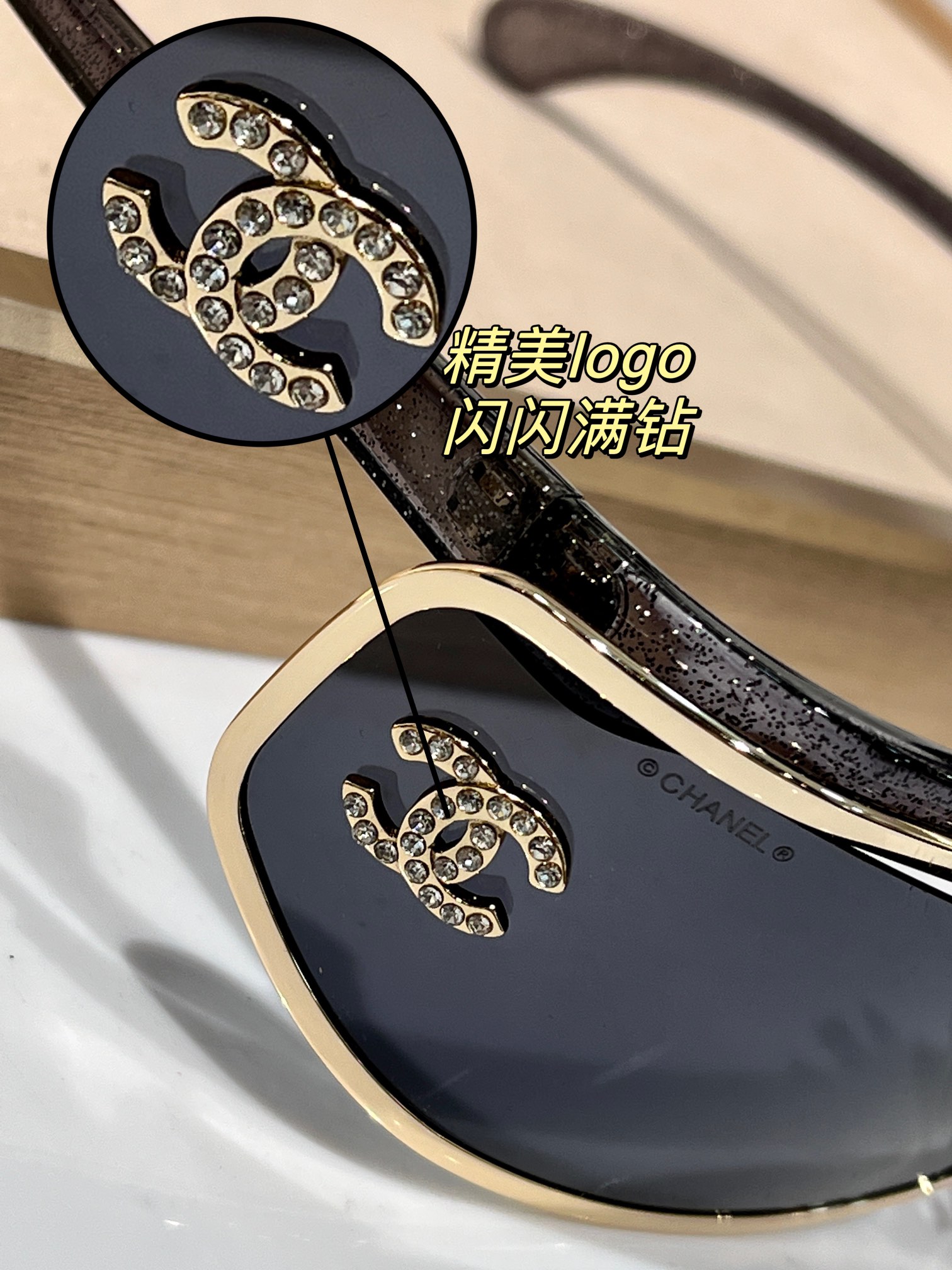 ￼  版型对了
71557
消费者眼睛是雪亮的❣️
上脸才帅
coco neige 
是懂Y2K
弧形曲