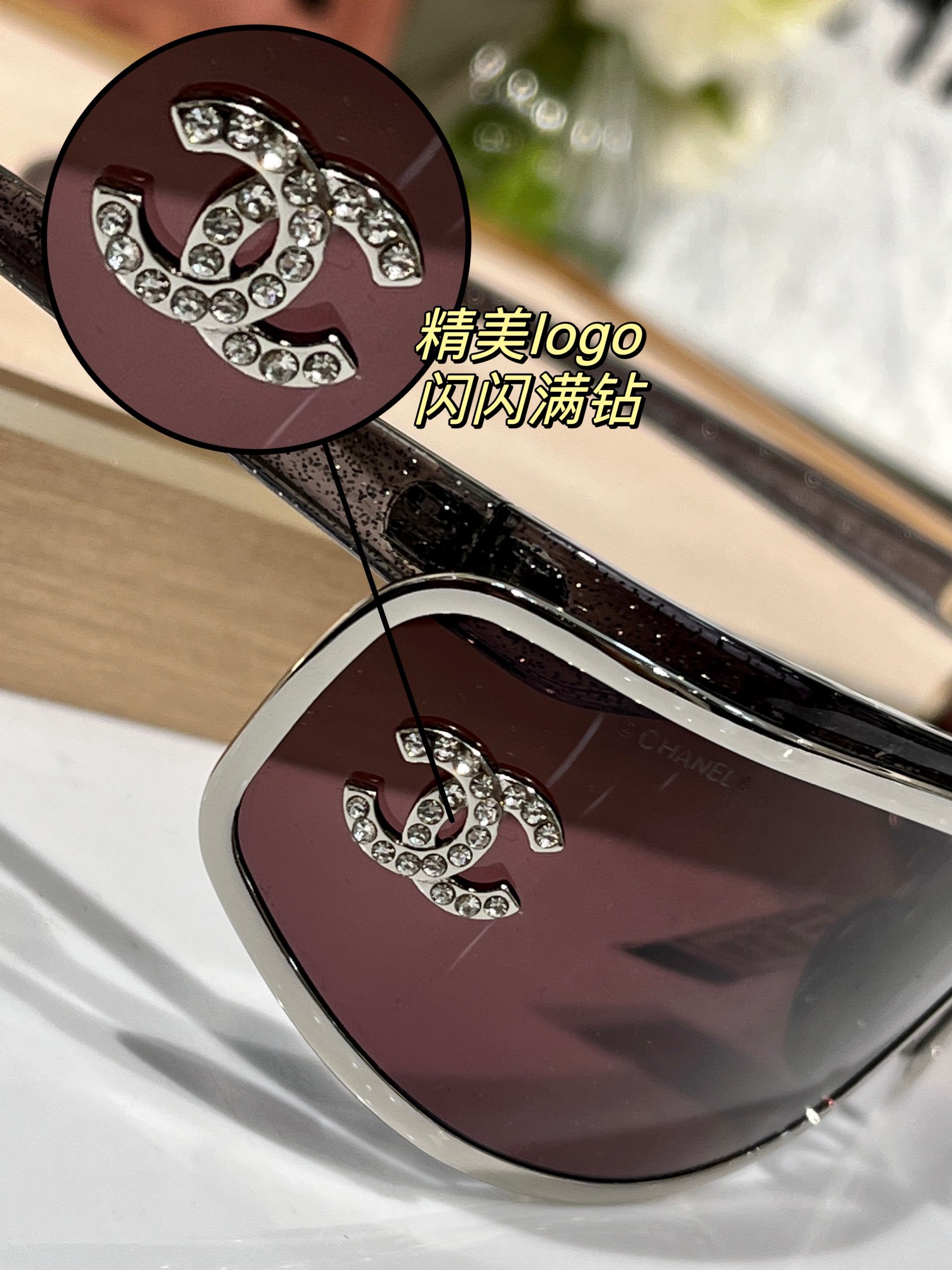￼  版型对了
71557
消费者眼睛是雪亮的❣️
上脸才帅
coco neige 
是懂Y2K
弧形曲