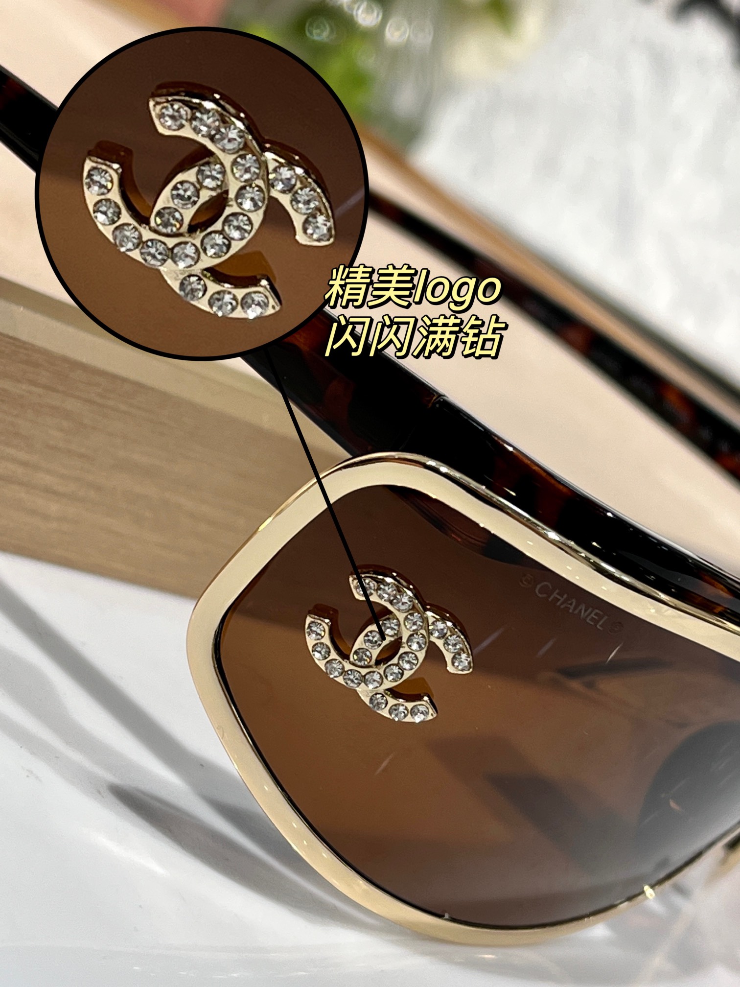 ￼  版型对了
71557
消费者眼睛是雪亮的❣️
上脸才帅
coco neige 
是懂Y2K
弧形曲