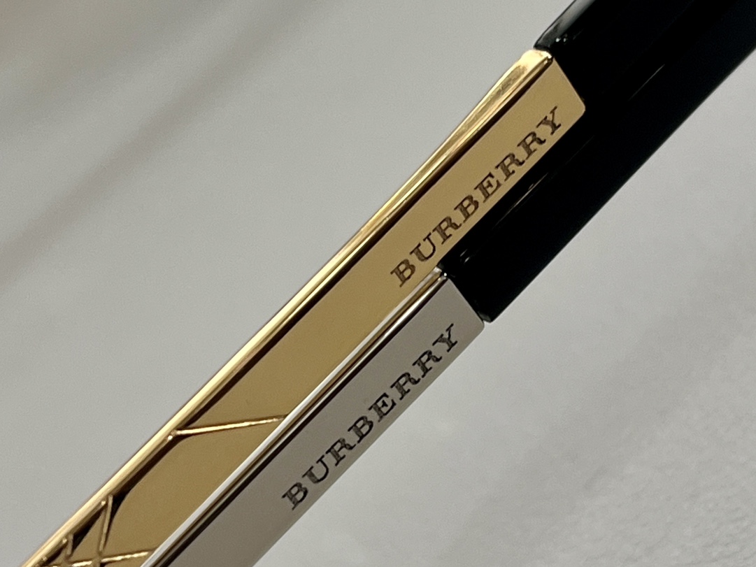 BURBERRYMOD：B8934size：99-01-145