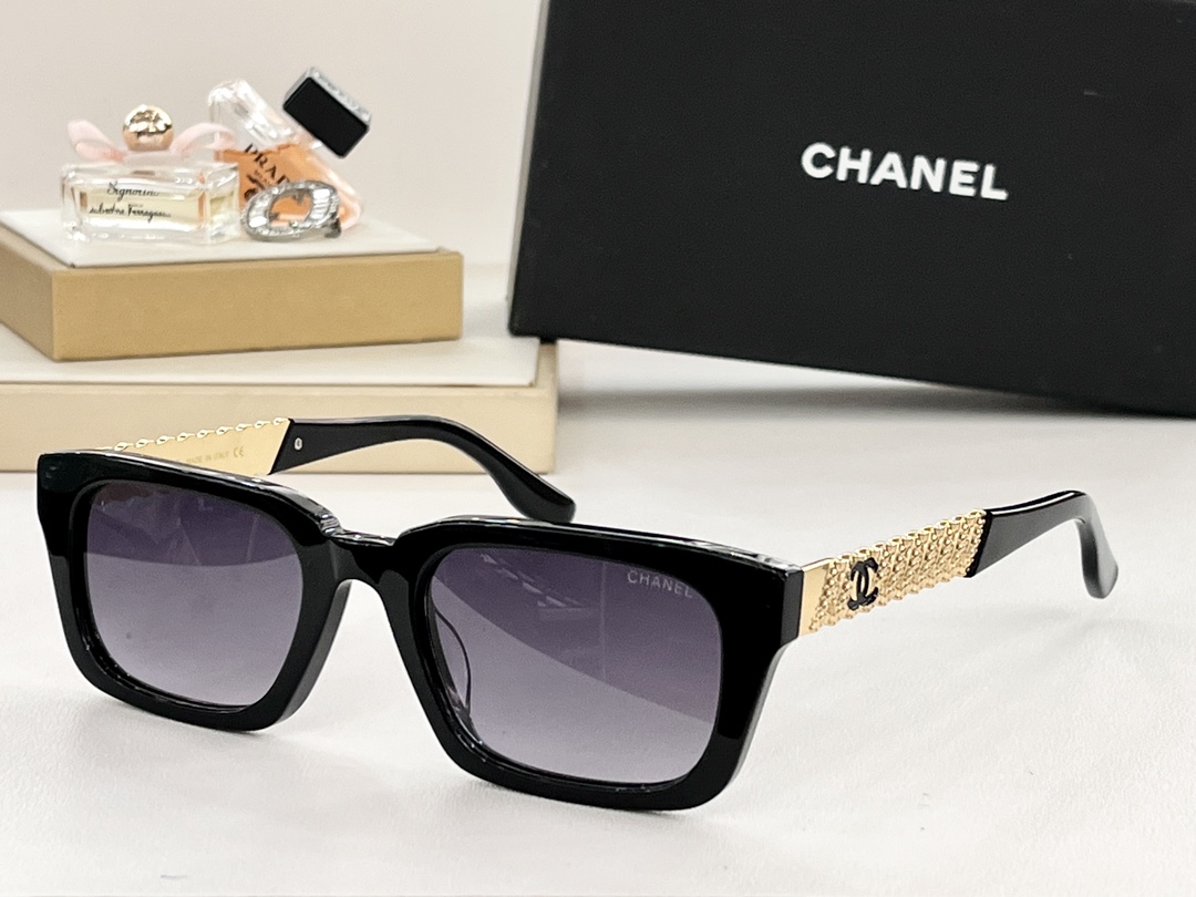  CHANEL 
CH8202
size：52-20-145

