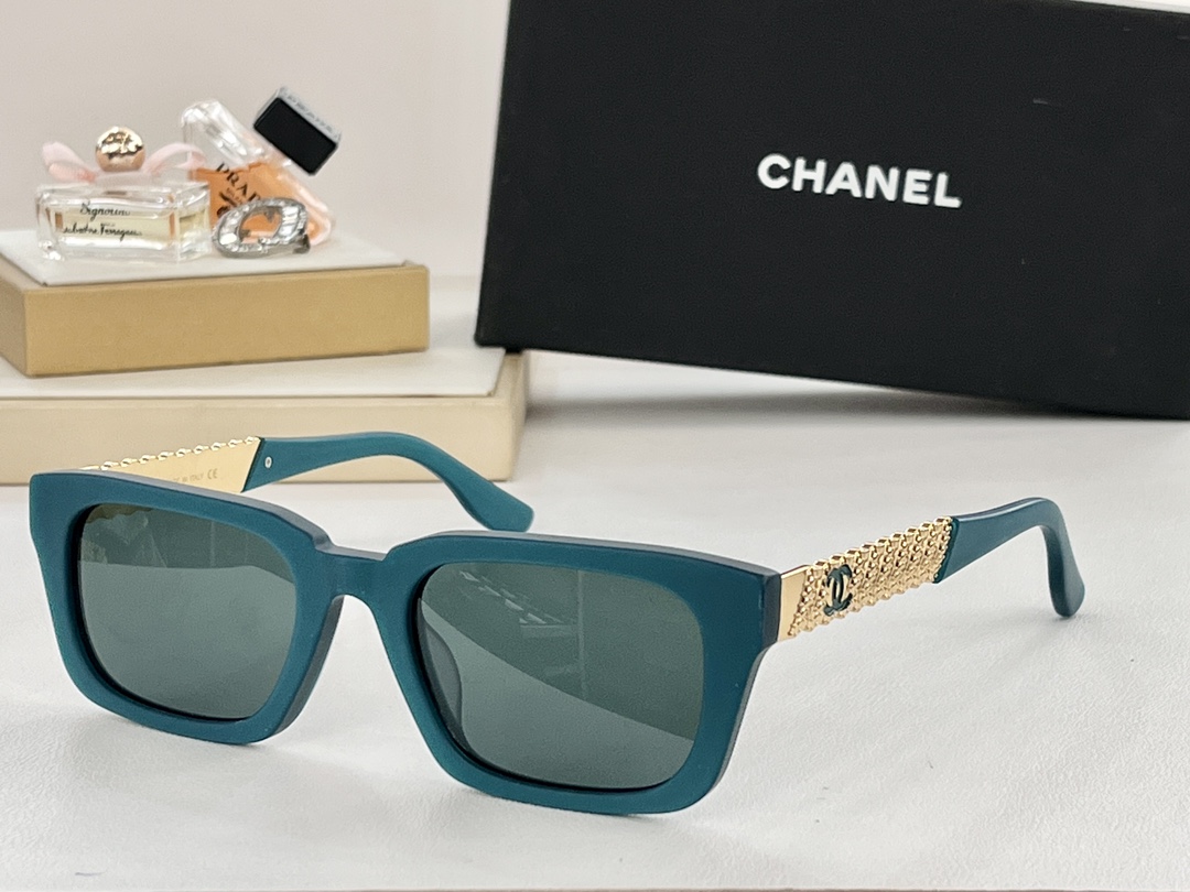  CHANEL 
CH8202
size：52-20-145

