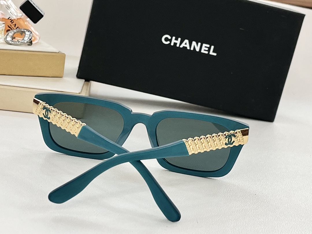  CHANEL 
CH8202
size：52-20-145


