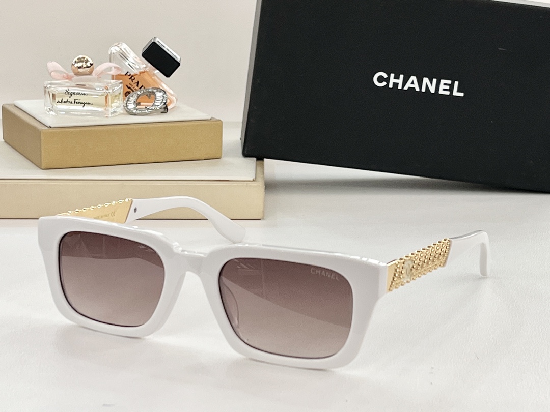  CHANEL 
CH8202
size：52-20-145

