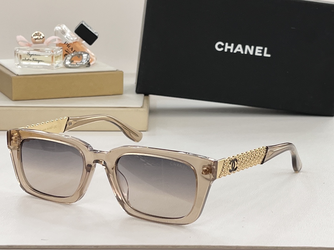  CHANEL 
CH8202
size：52-20-145

