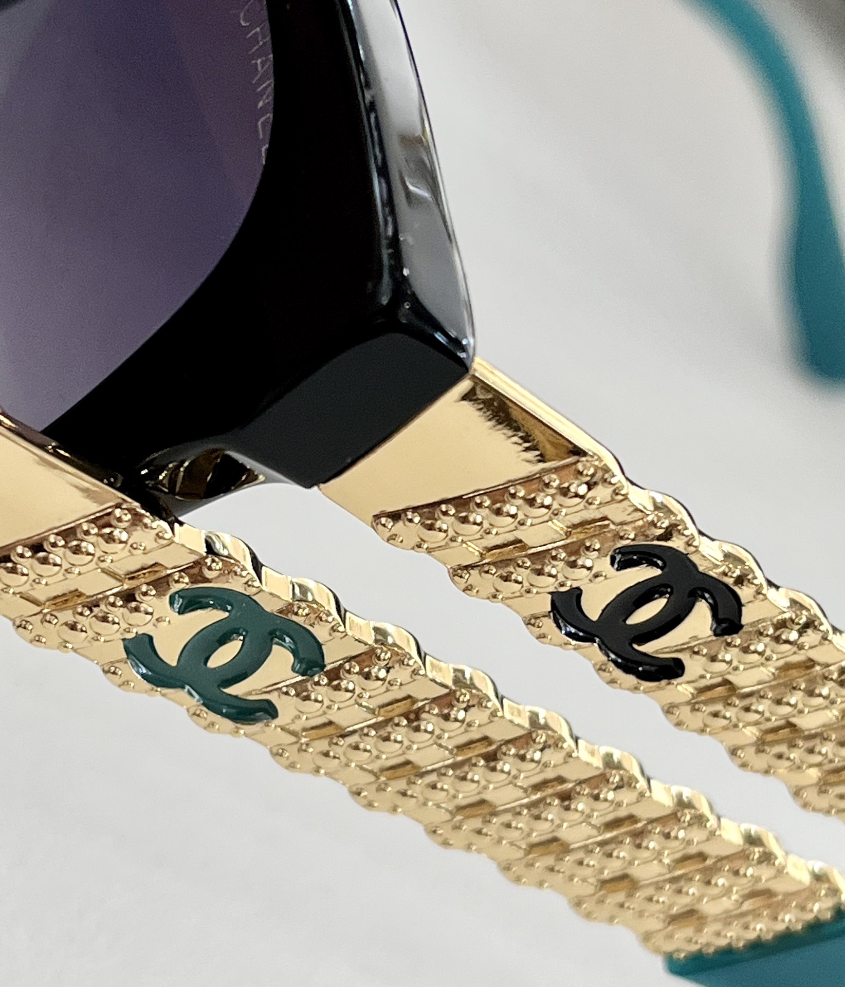  CHANEL 
CH8202
size：52-20-145

