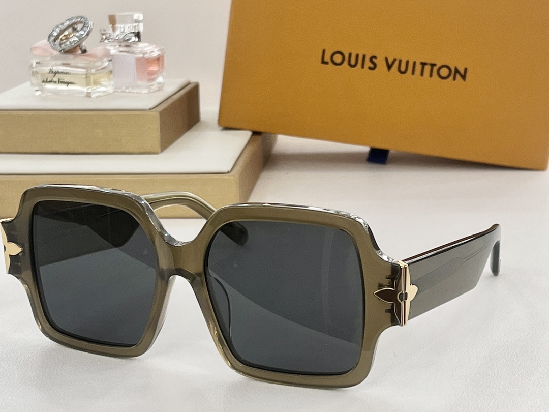 LouisVuittonModZ1750ESize52-19-145