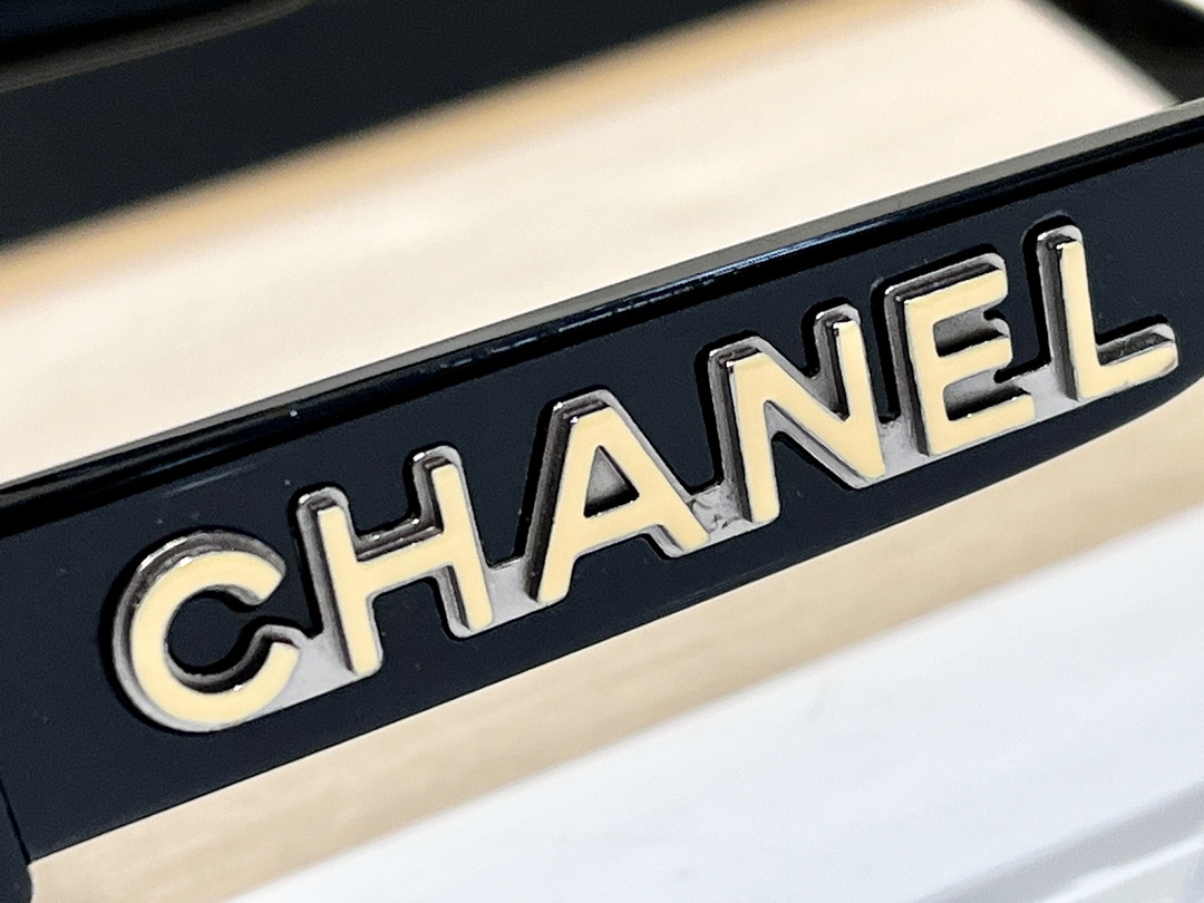 百搭方形chanel五金全拼logo设计的镜腿很中古CH71466Size:62-14-145