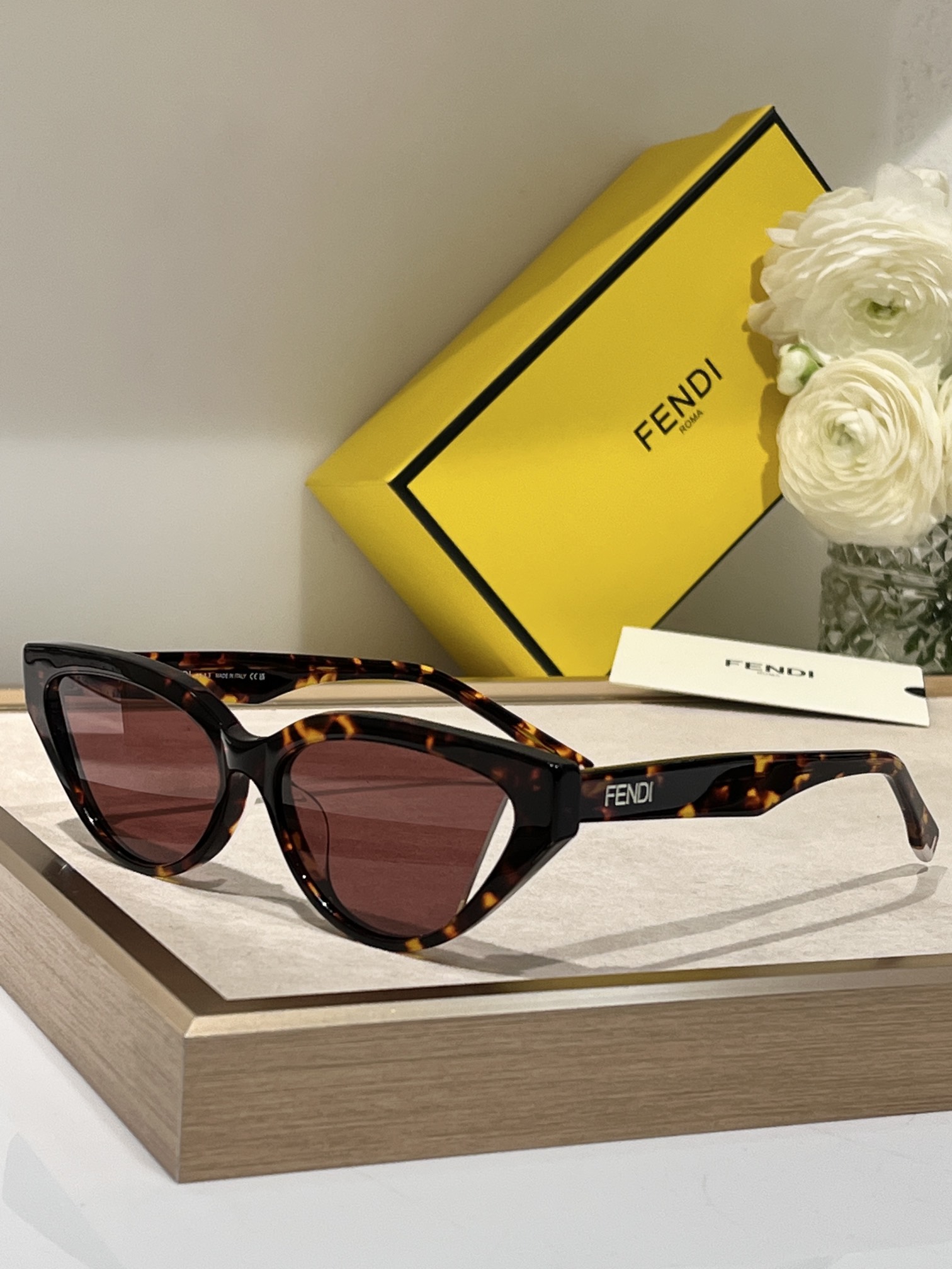 FENdi*MOD:FE40009ISIZE:56-16-145