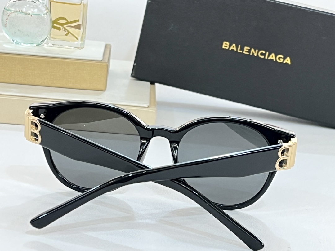 BALENCIAGMOD:BB0173OSize:51-19-145