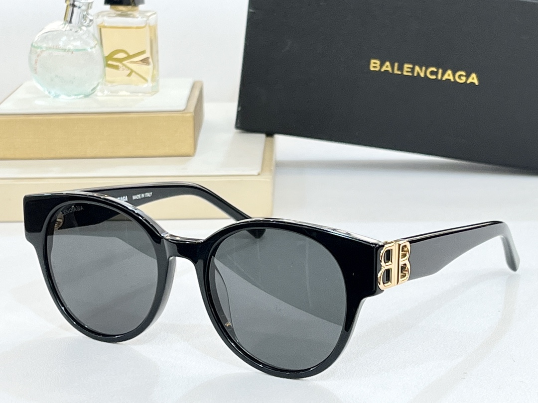 BALENCIAGMOD:BB0173OSize:51-19-145