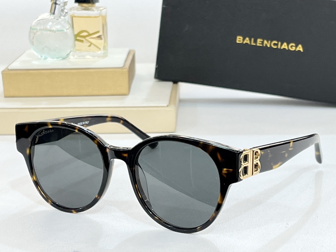 BALENCIAGMOD:BB0173OSize:51-19-145