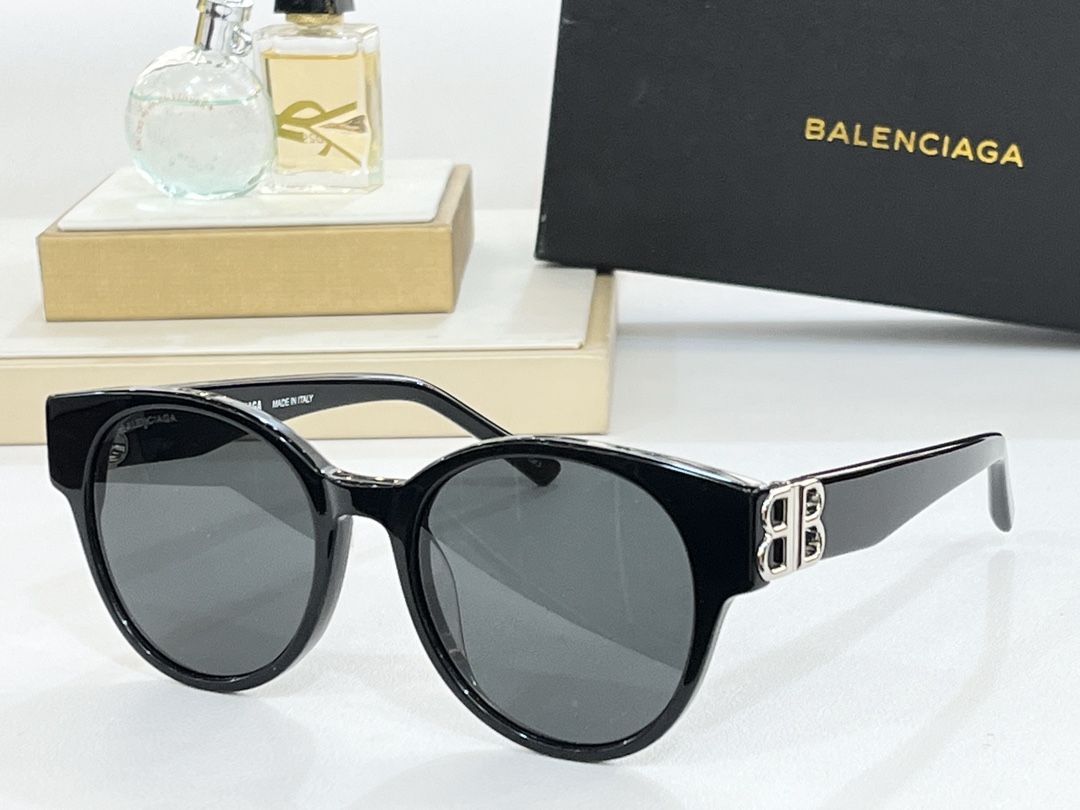 BALENCIAGMOD:BB0173OSize:51-19-145