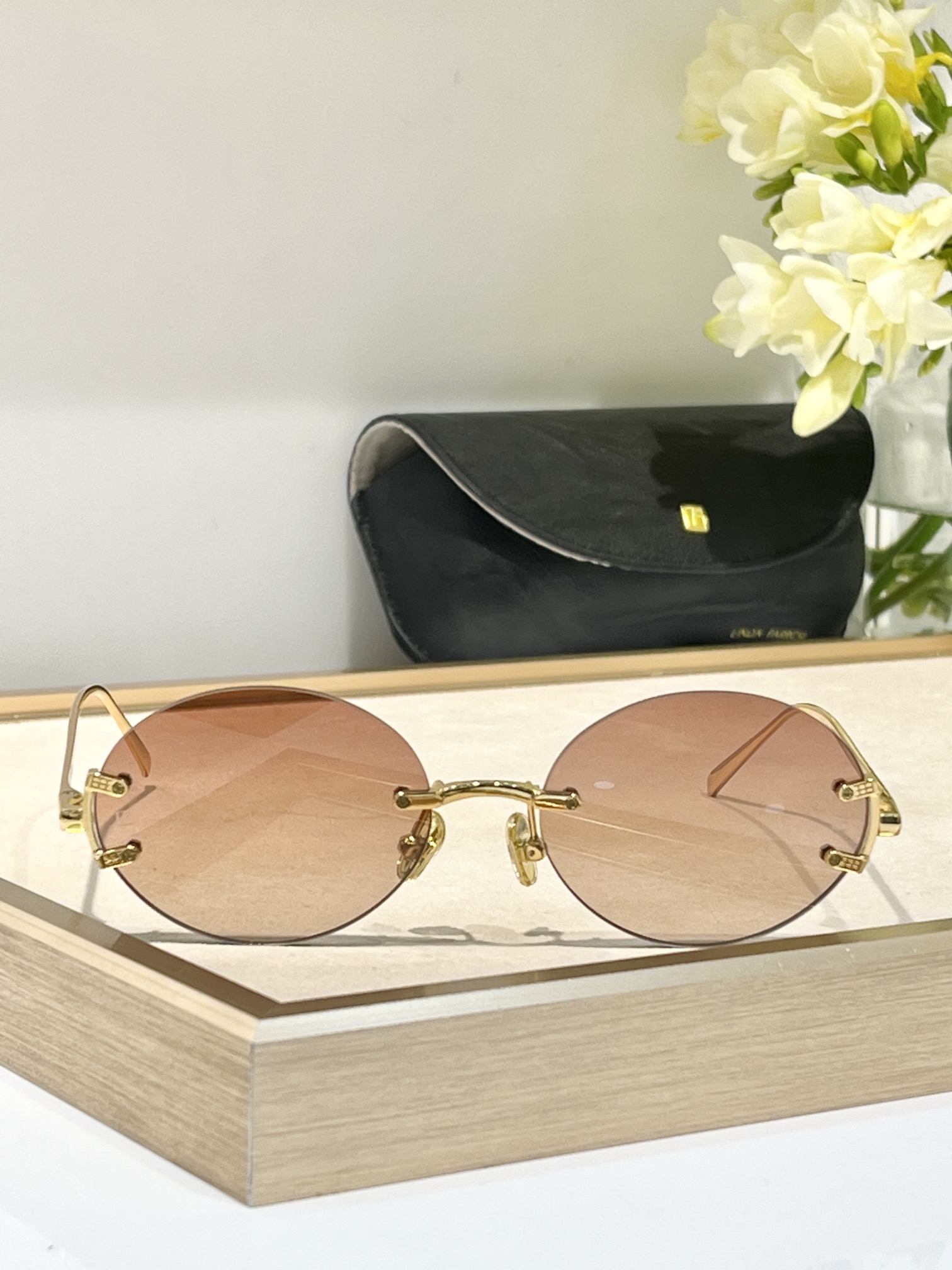  lindafarrow 
LFL1130 
size53口19-140〰️
无框金丝

