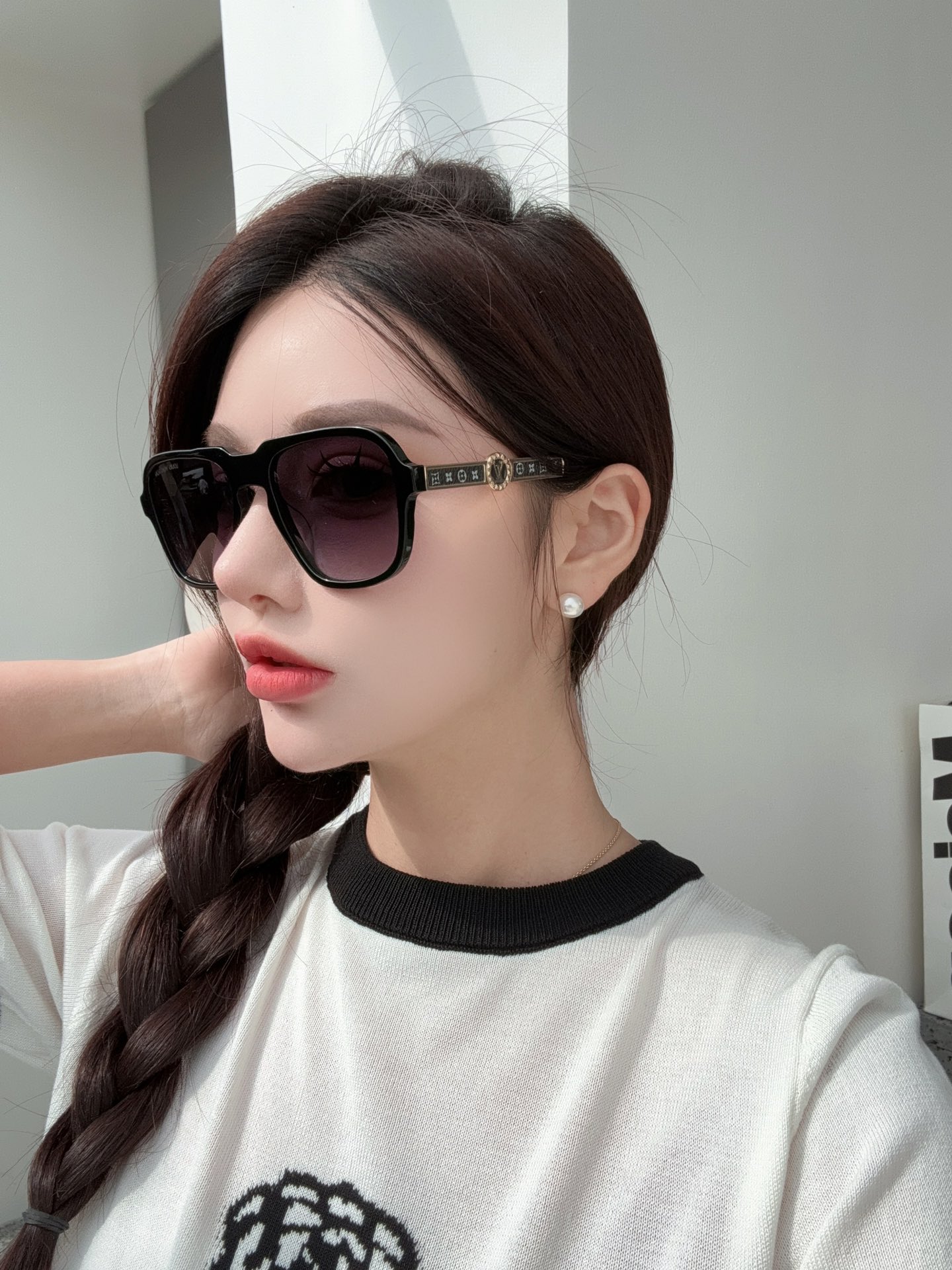  Louis Vuitton 
MODEL：Z0102 
SIZE54-22-145

