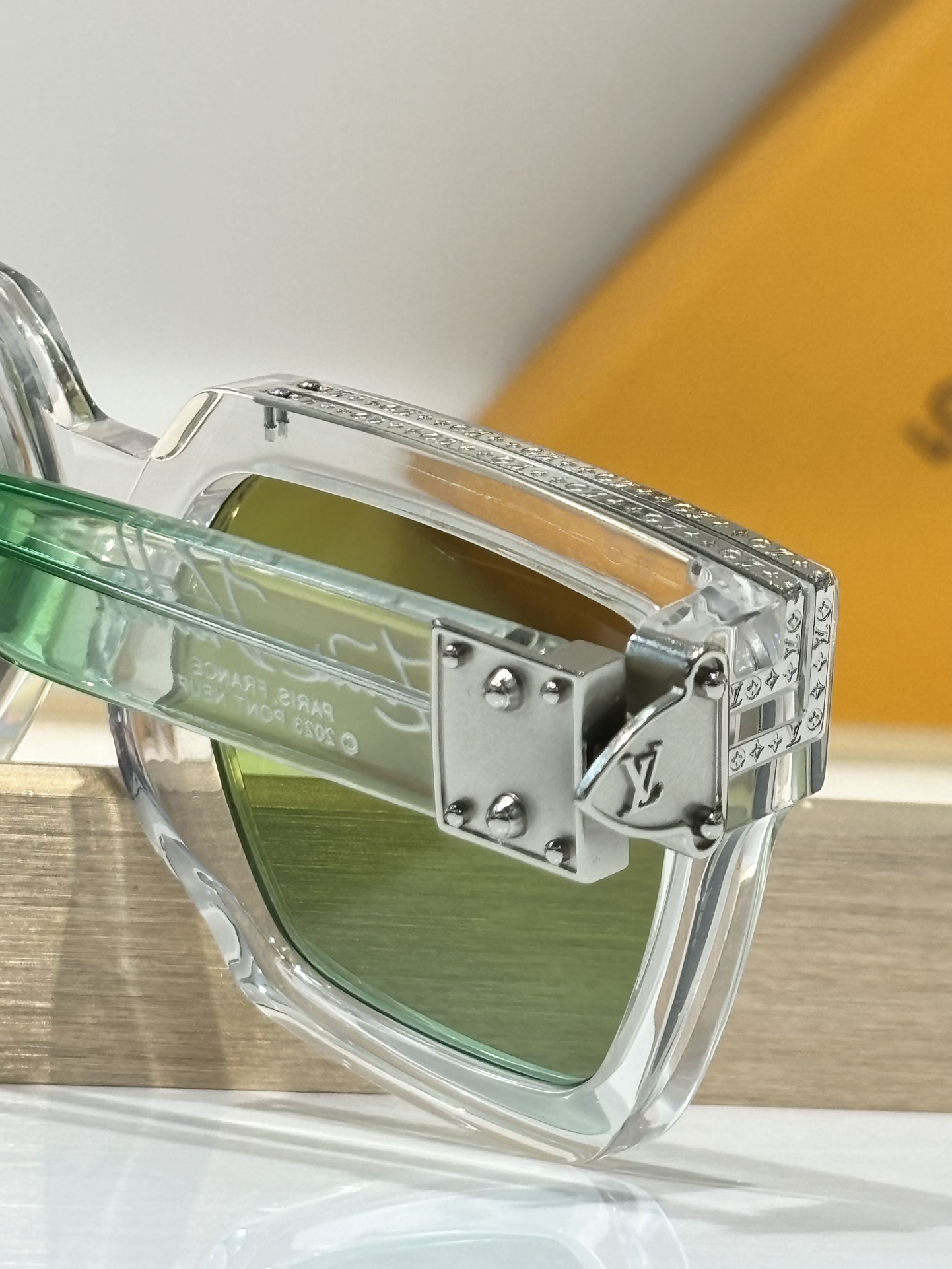  24/25 Add new colors
TOP QUALITY 
LV96006 Millionai
