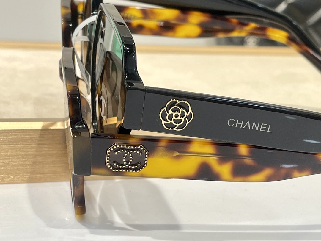  CHANEL
爱心双C字母
ModCH3438
Size56-17-145💎
